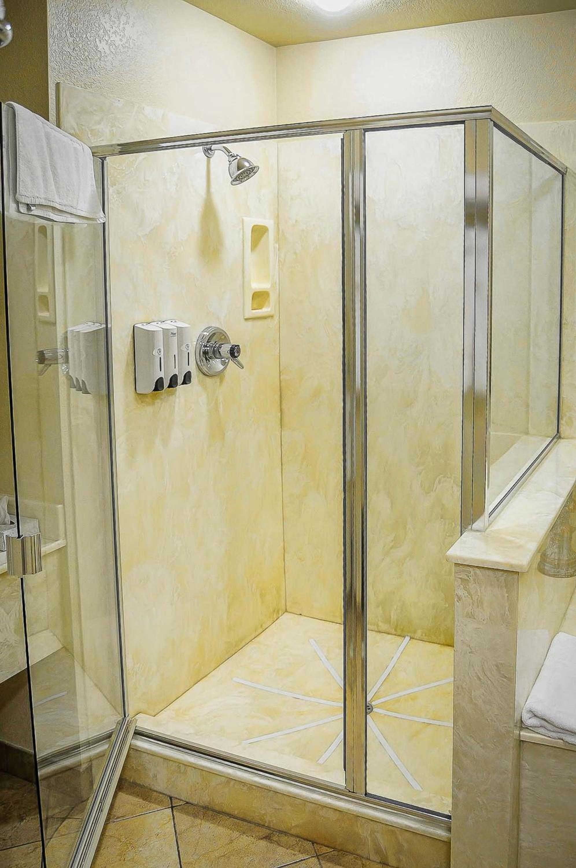 Ashland Vacations - Stratford Inn - Property Image 6