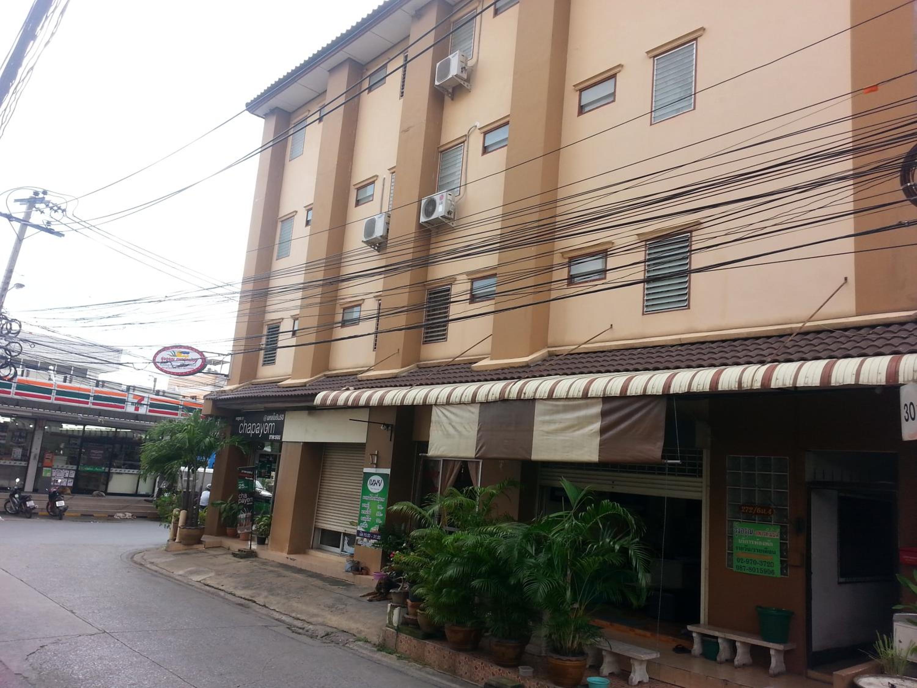 Roong-Arun Apartment