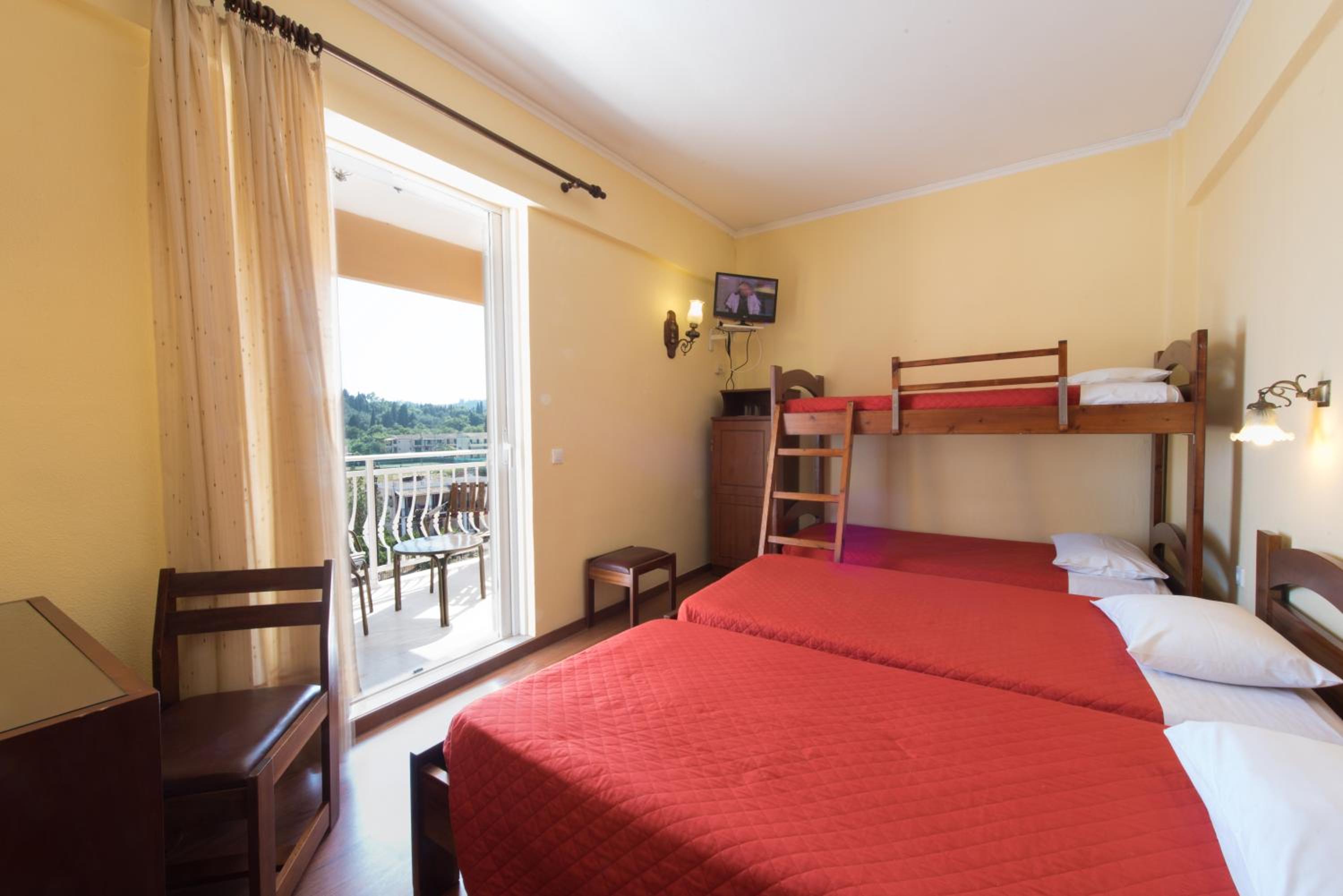 Sunset Hotel - Image 4