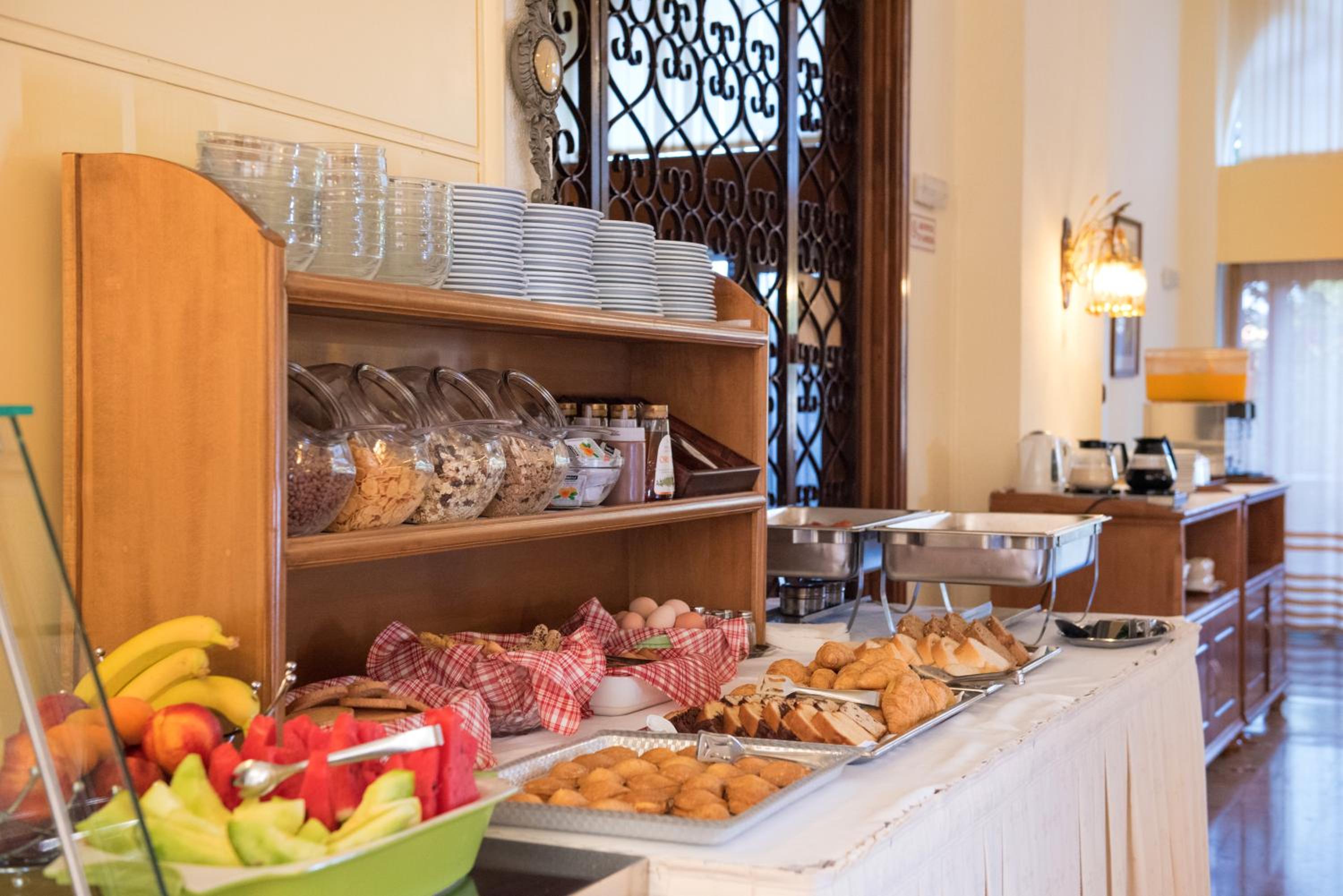 Sunset Hotel en Corfu Town — dining
