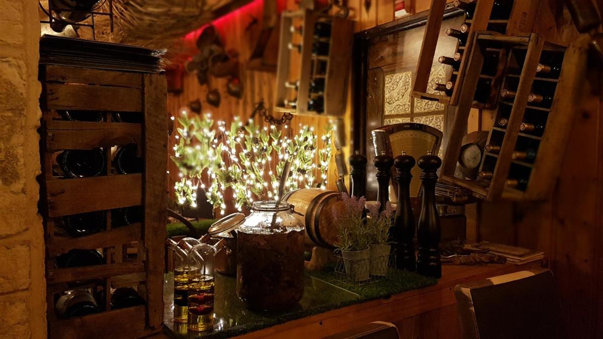bar