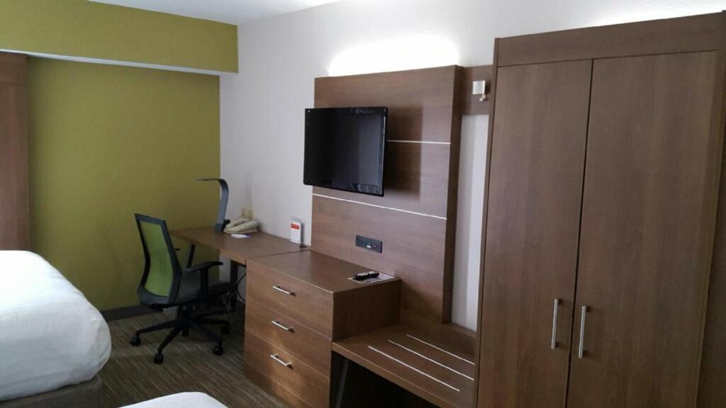 Holiday Inn Express Mount Pleasant- Scottdale by IHG - Image 4