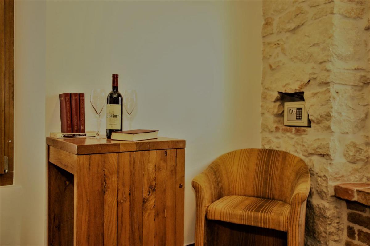Apartment Old Town Square view 4
