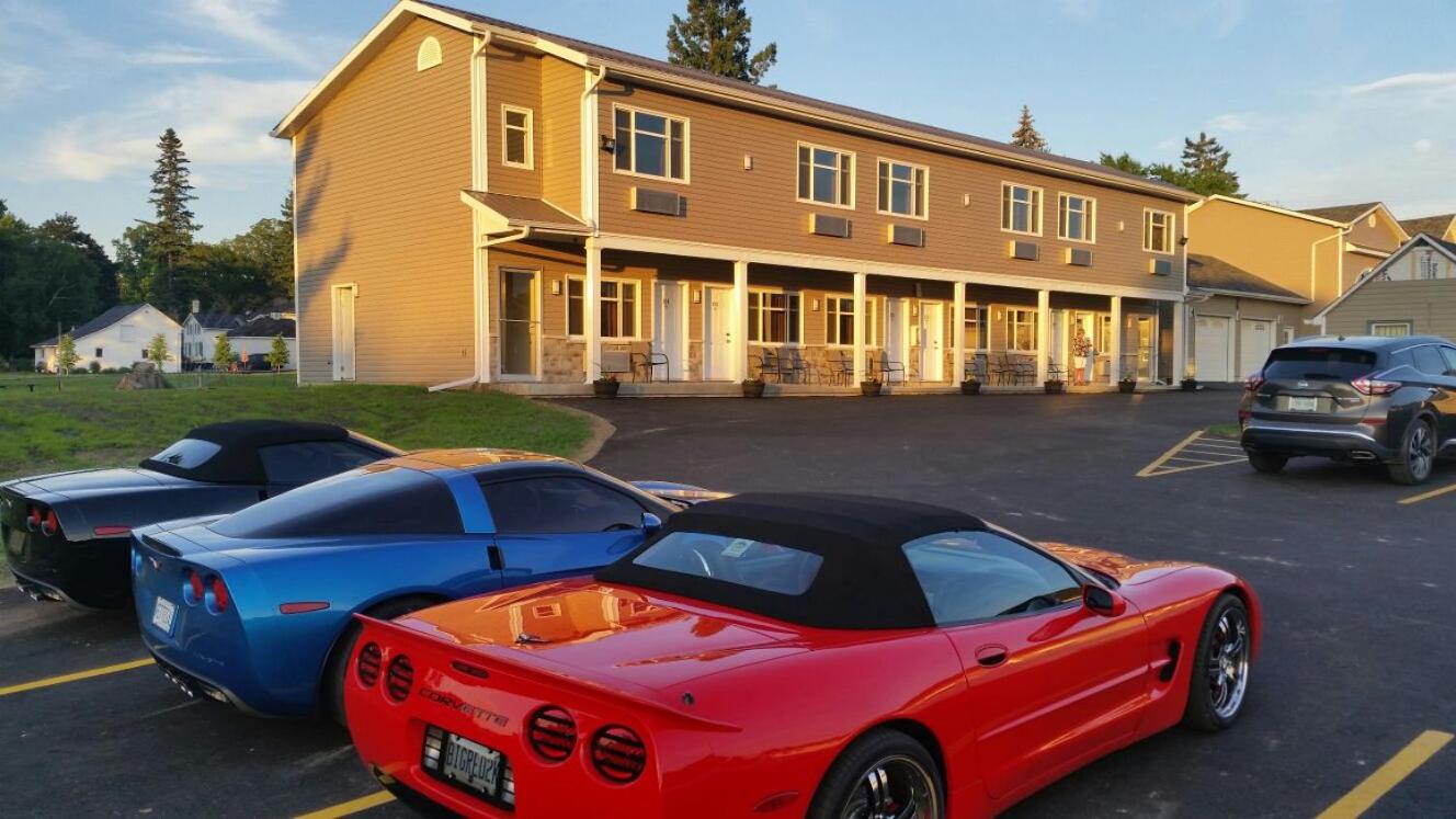 Fox Motor Inn