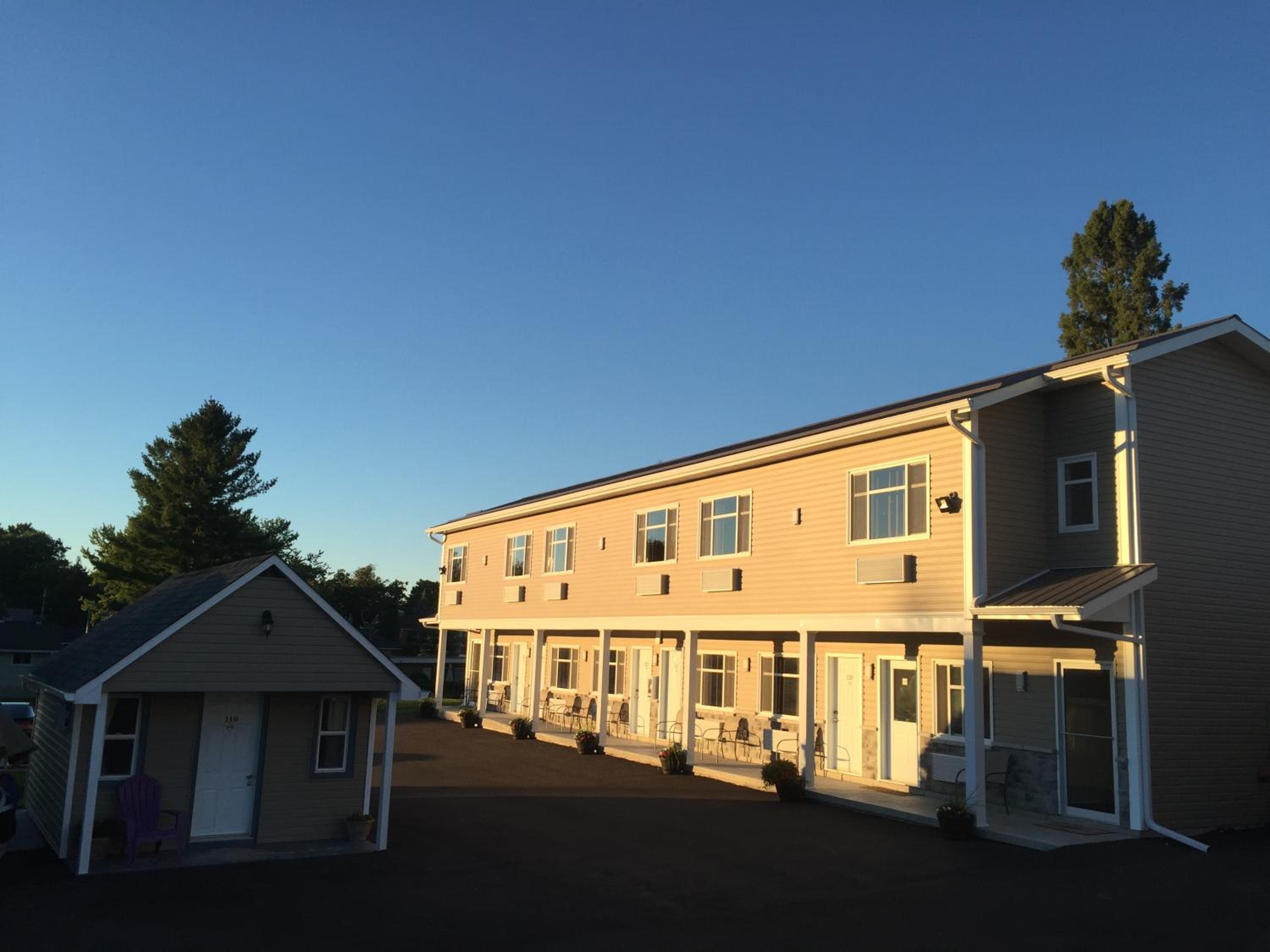 Fox Motor Inn