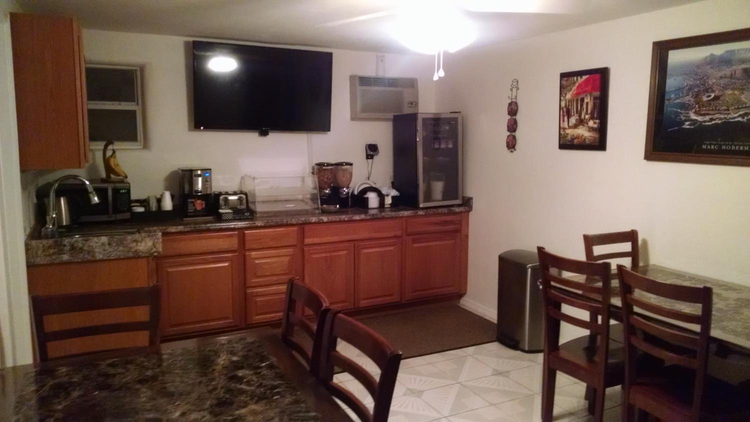 Alamogordo Vacations - White Sands Motel - Property Image 3