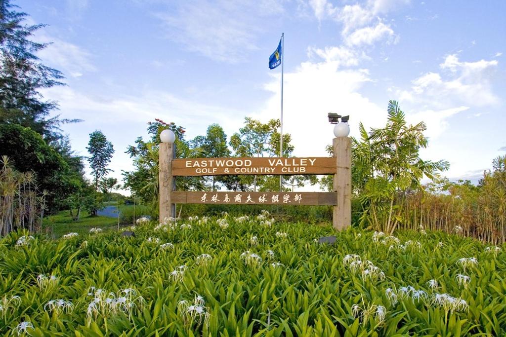 Eastwood Valley Golf & Country Club