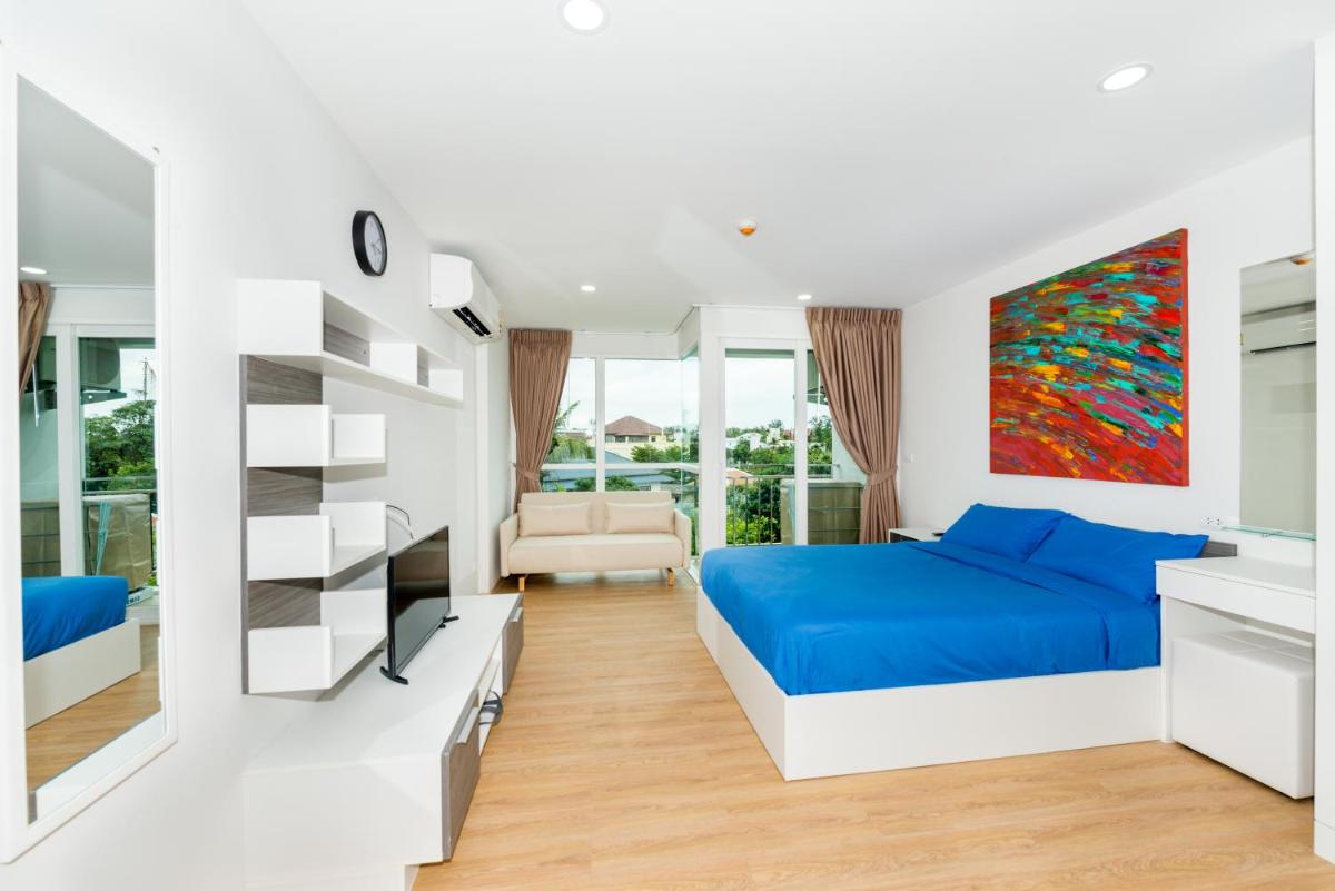 Ozone Condotel, Kata Beach
