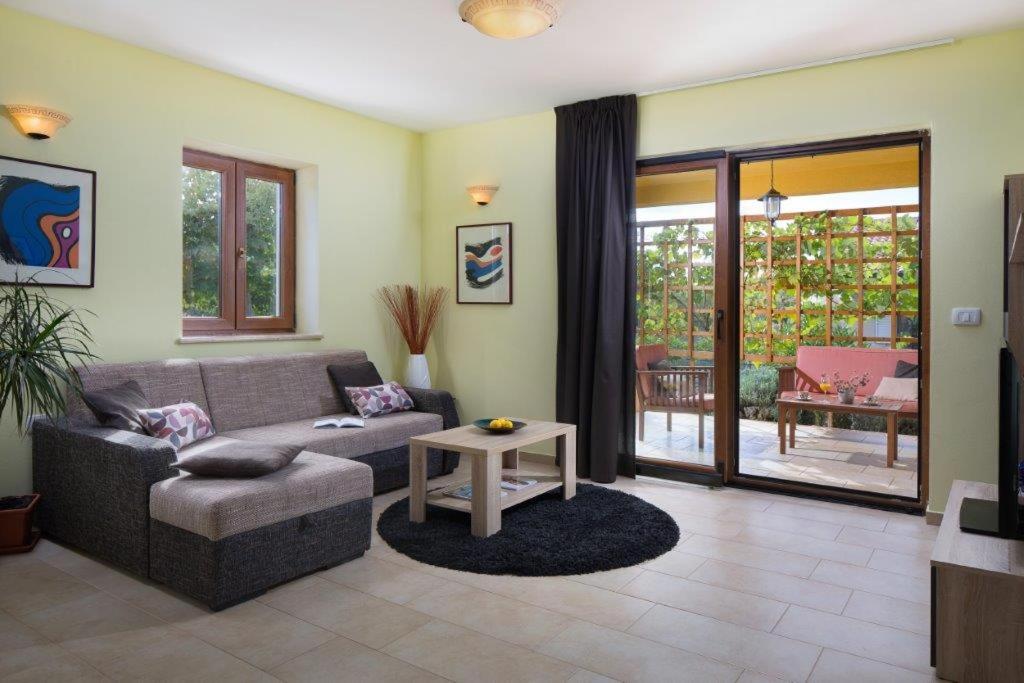 Vila Charlie view 4
