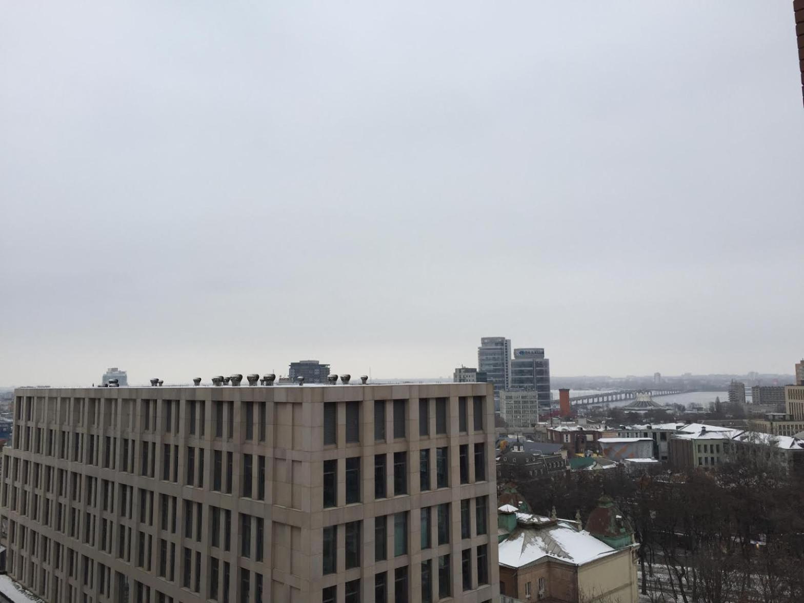 Lux 3-bedroom apartment in Most City area view 3
