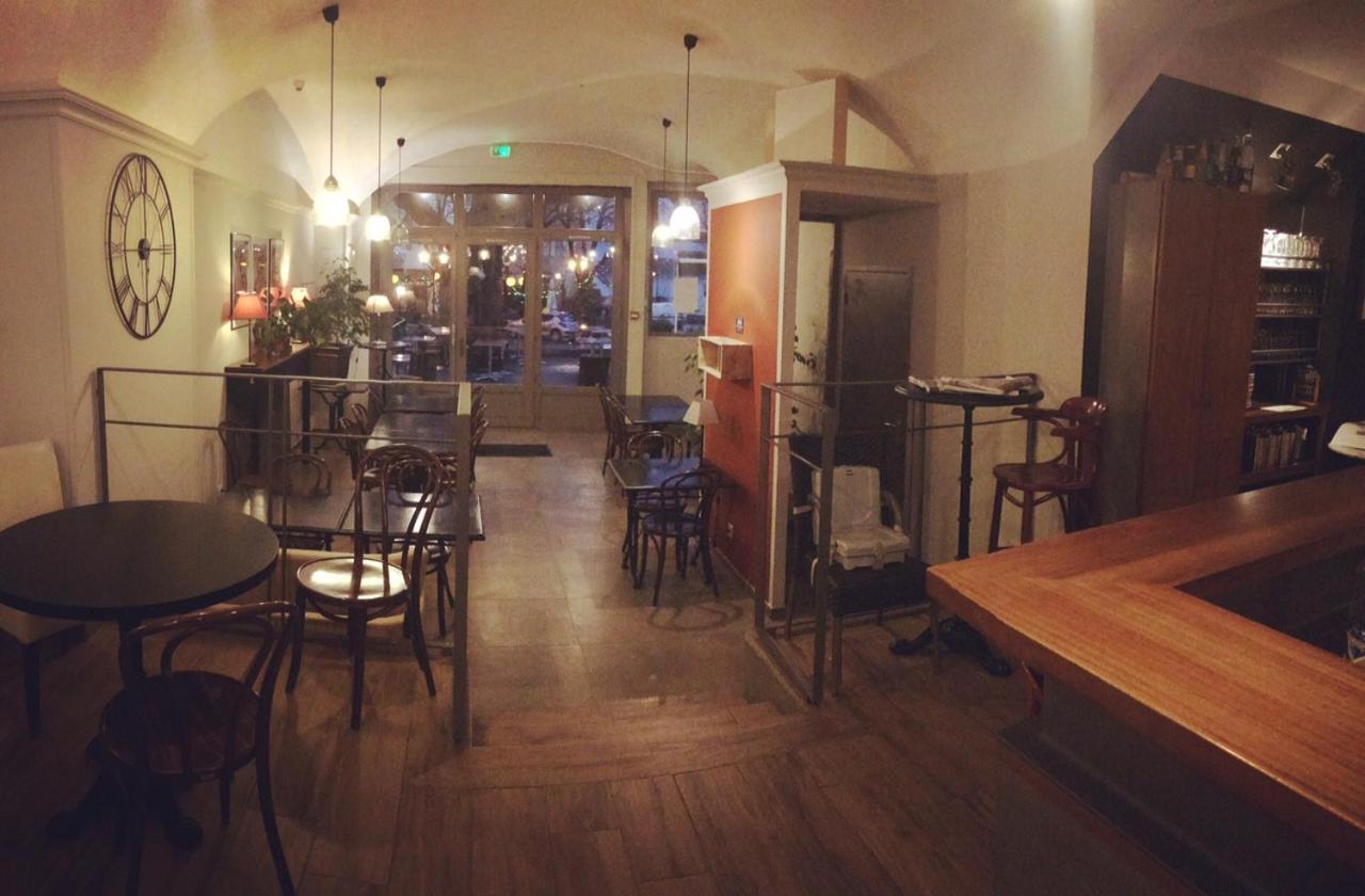 restaurant