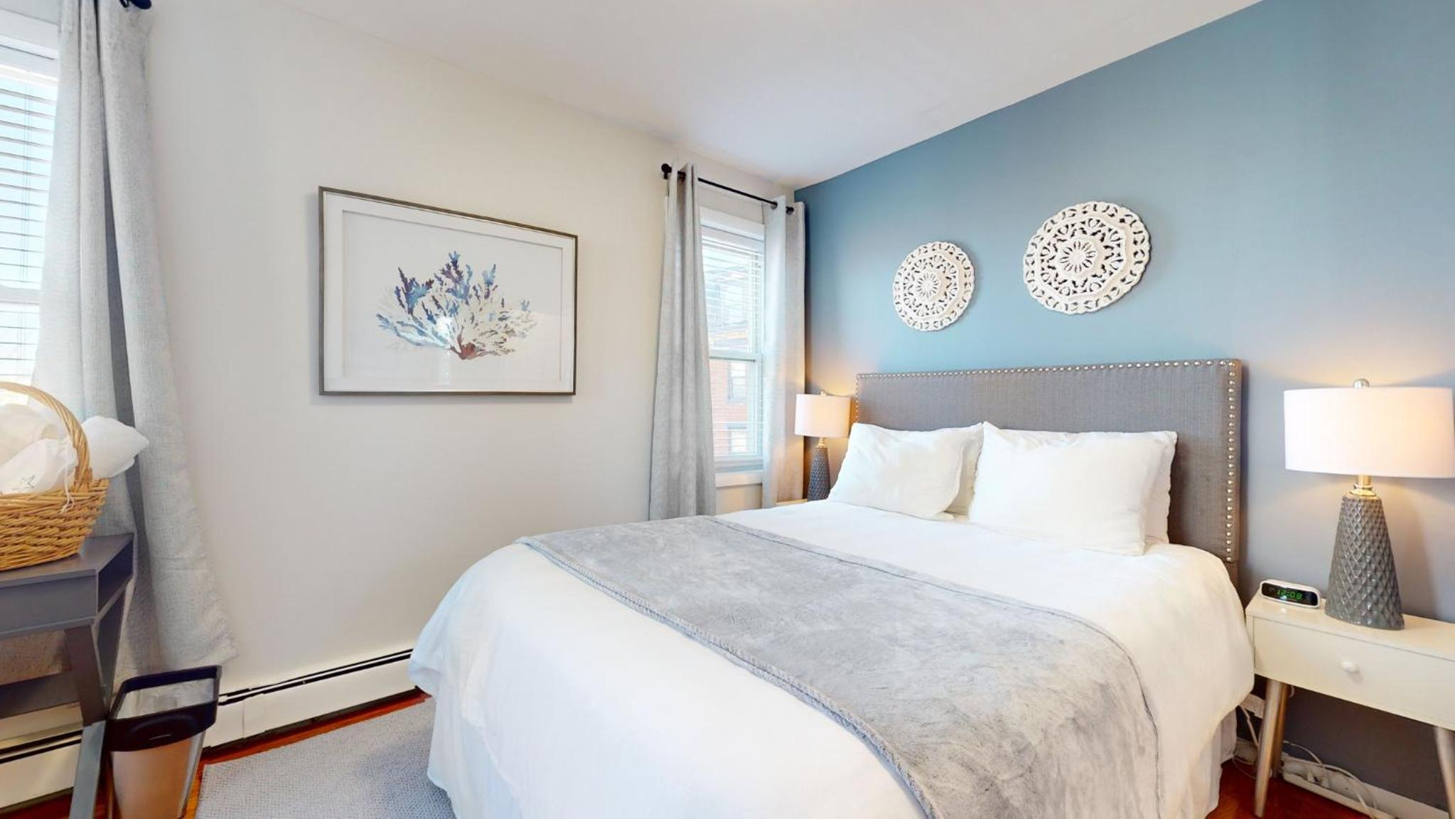 South End,2 bed, in unit lau,cen air, Northeastern
