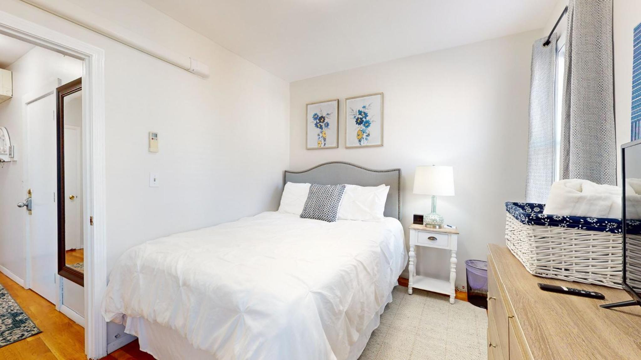 South End,2 bed, in unit lau,cen air, Northeastern