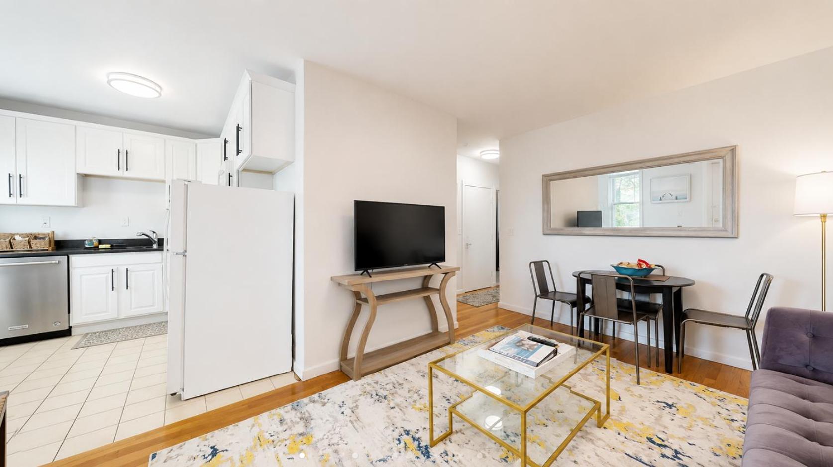 South End,2 bed, in unit lau,cen air, Northeastern photo 3