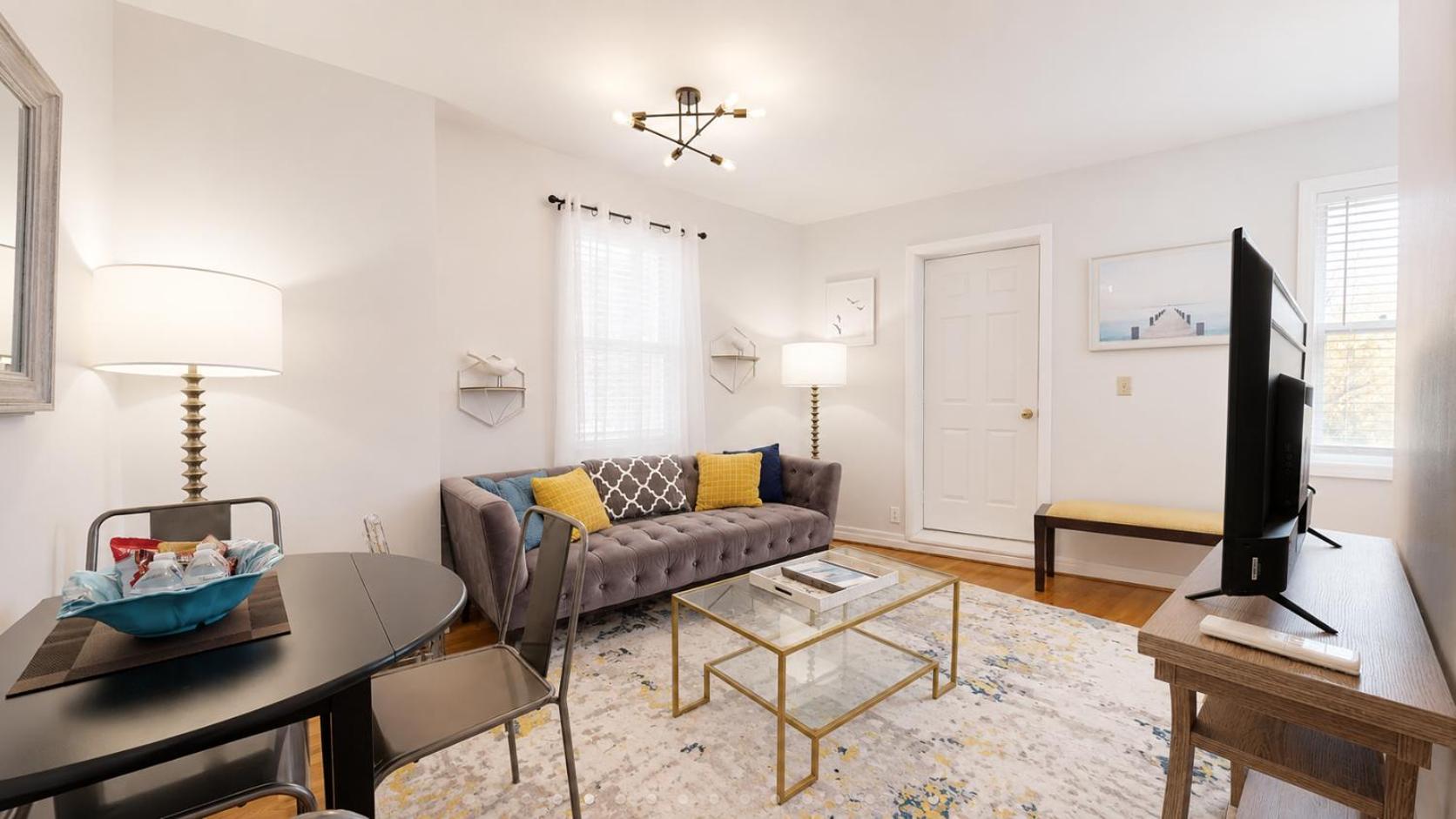 South End,2 bed, in unit lau,cen air, Northeastern photo 4