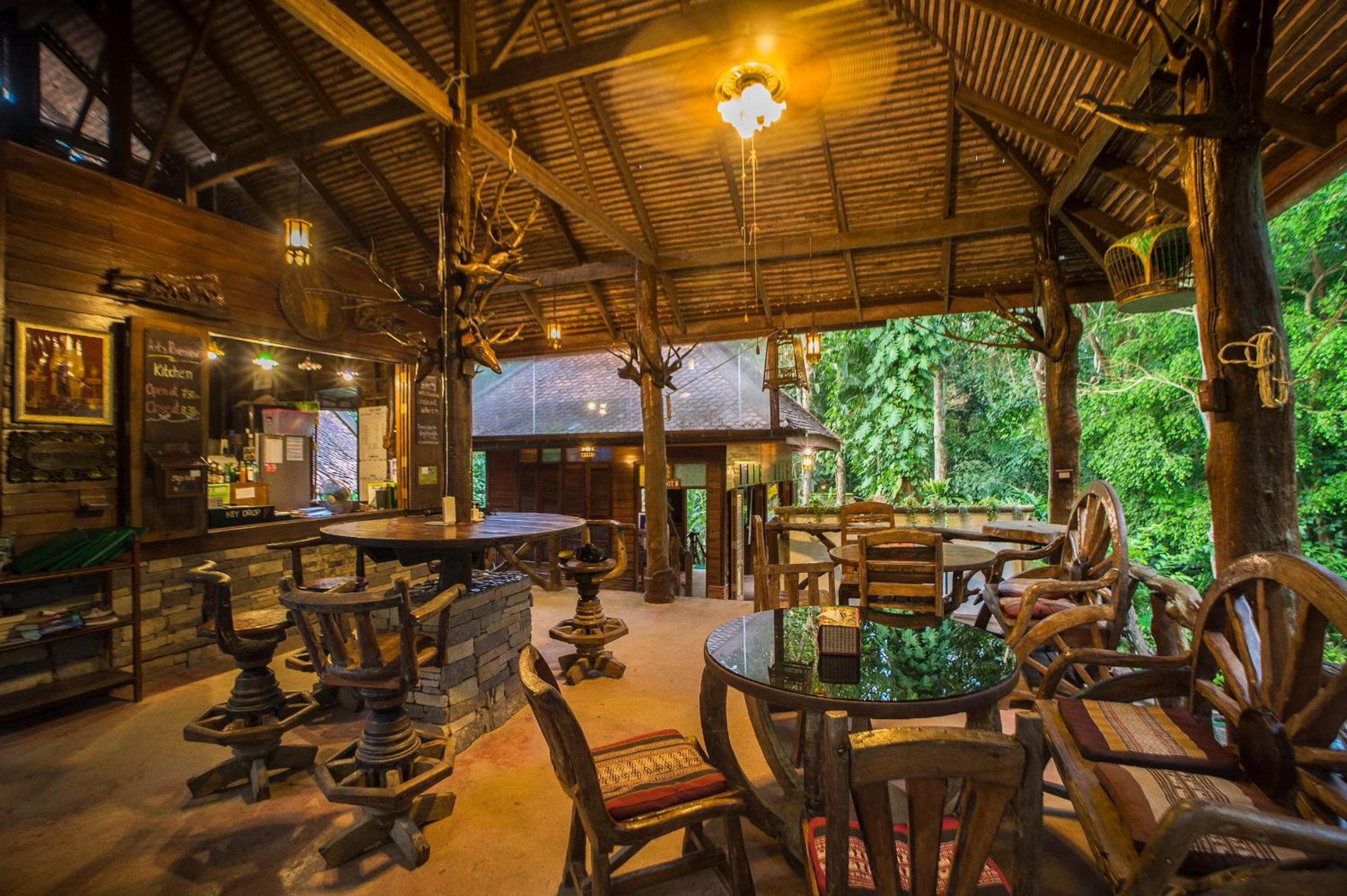 Art's Riverview Lodge