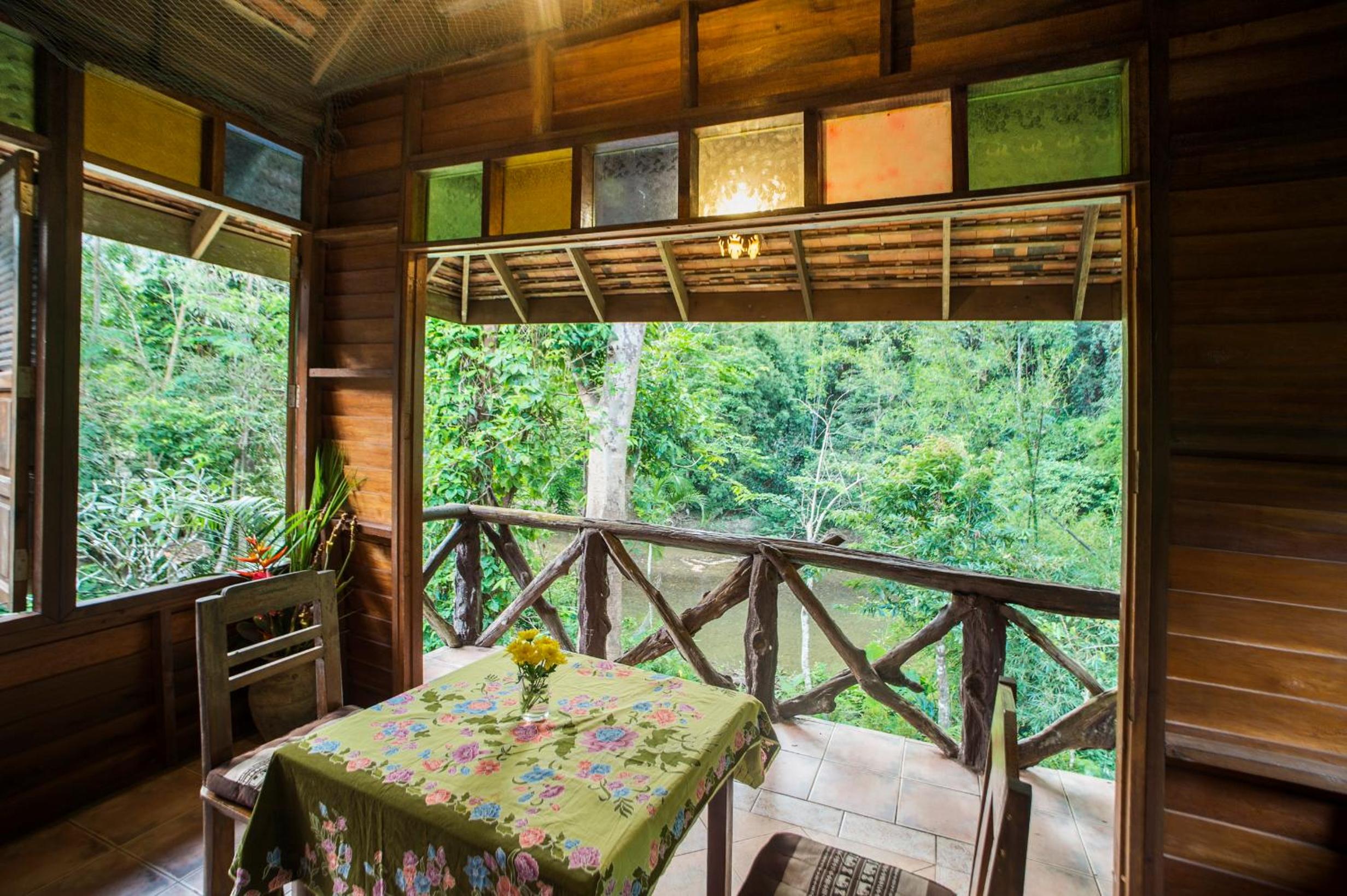 Art's Riverview Lodge