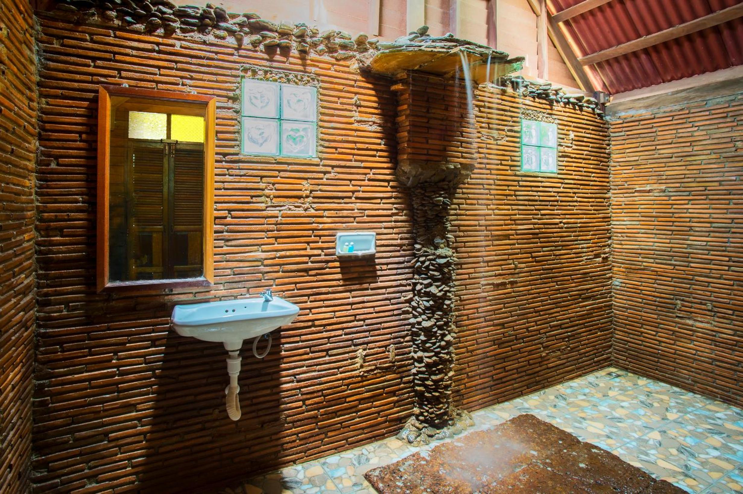 Art's Riverview Lodge