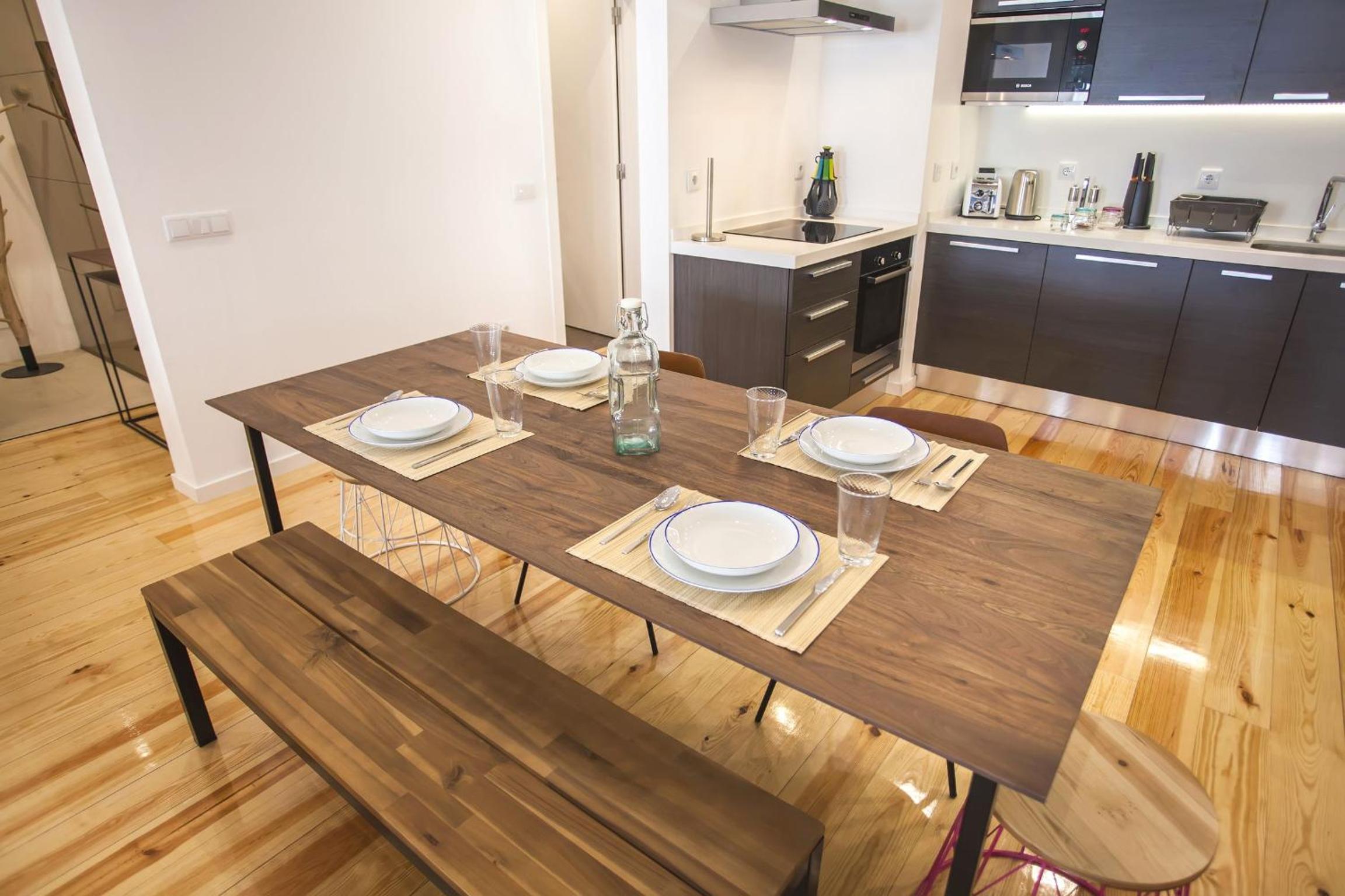Cais Apartment River View by LovelyStay view 4