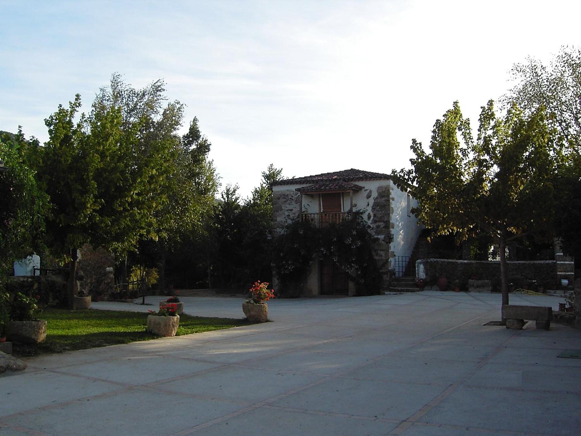 Photo 33