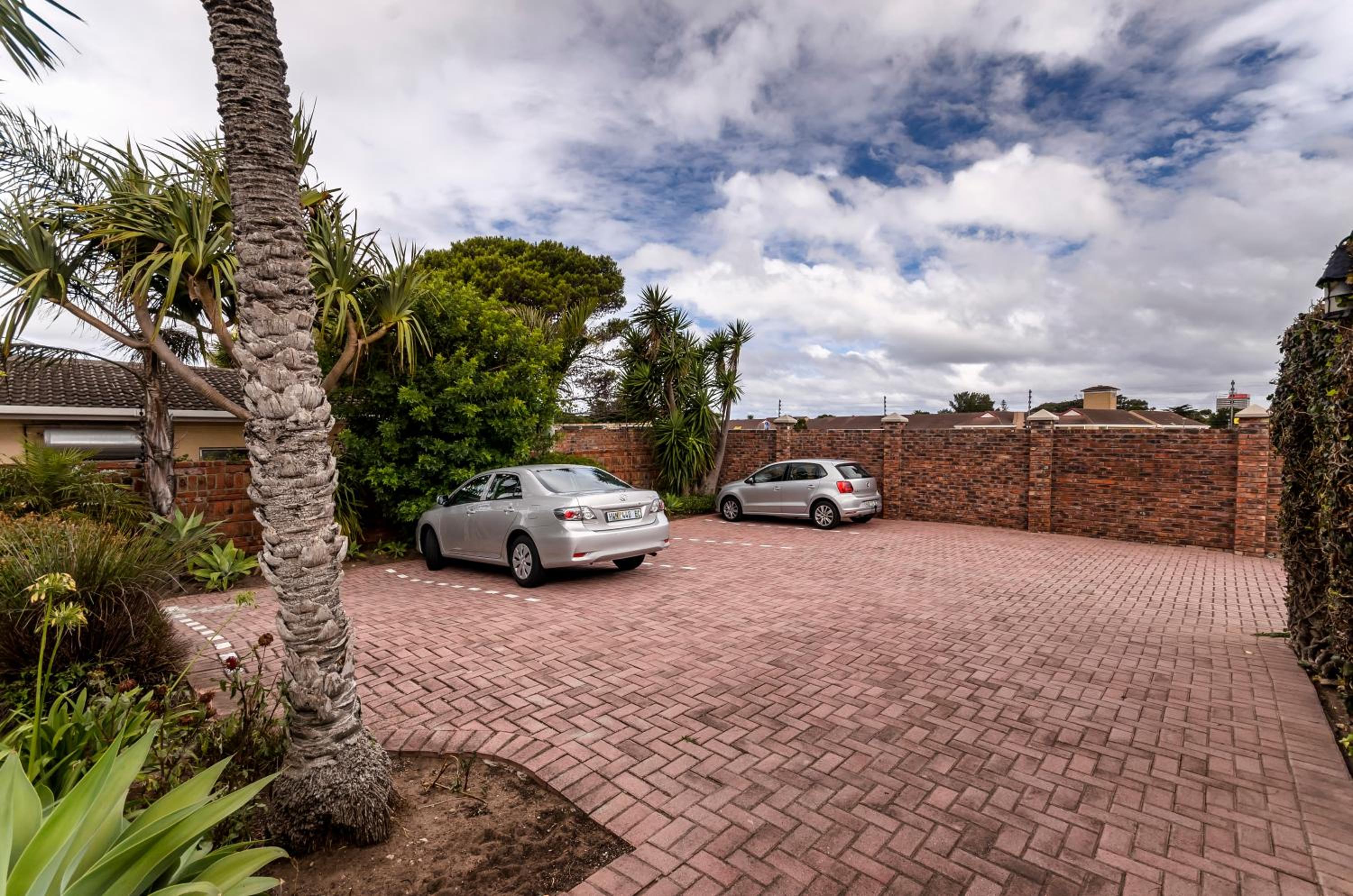 Admirals Lodge Guest House and Brightways self catering apartments