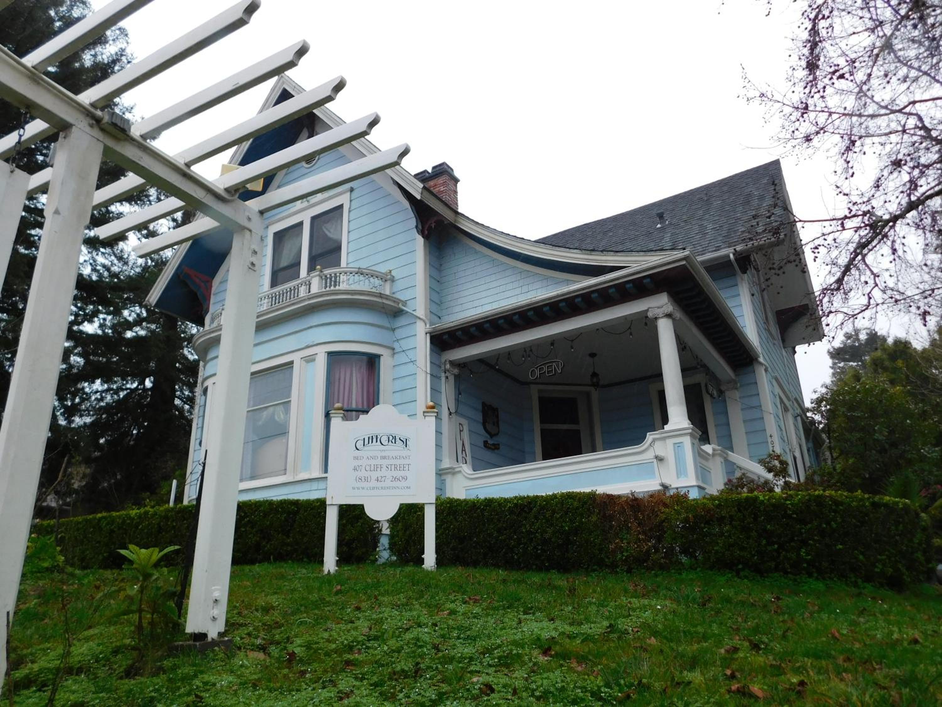 Hotel Cliff Crest Inn - Image 1