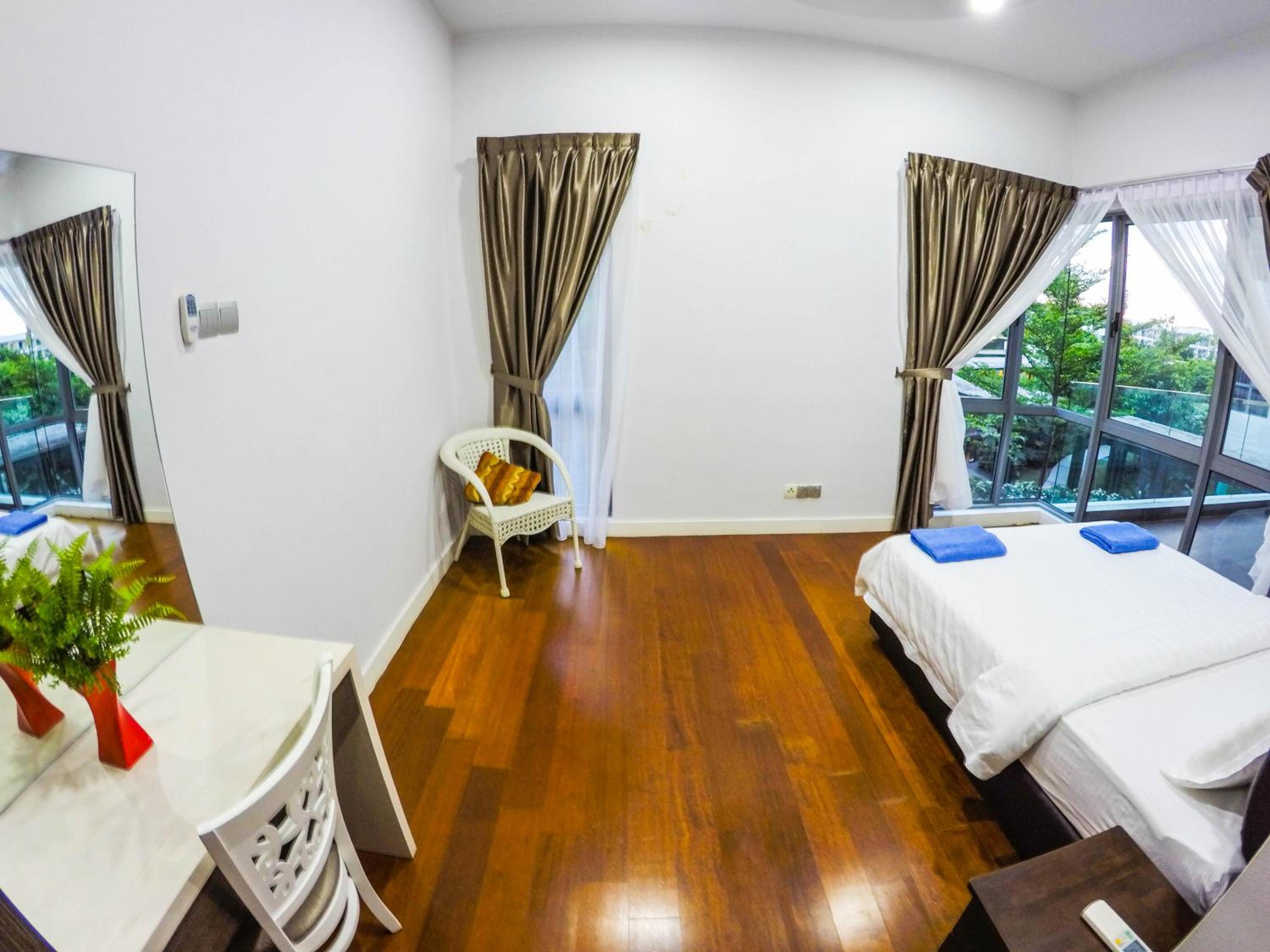 Luxury Condominium at Loft Imago photo 8