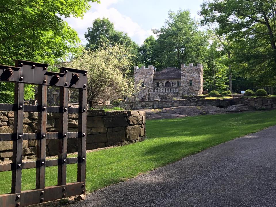HIGHLANDS CASTLE overlooking Lake George plus 2 other CASTLES & SUITES