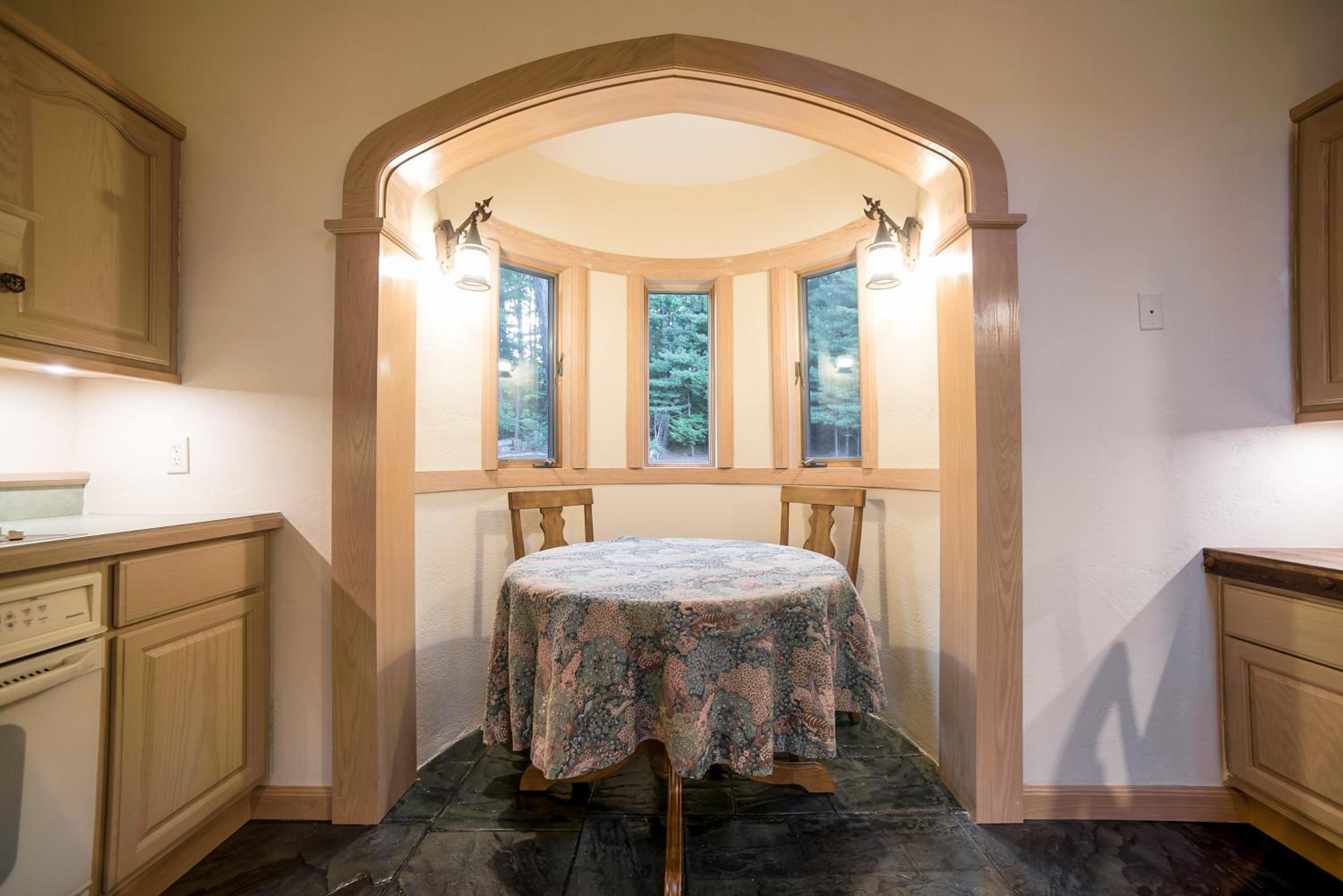 HIGHLANDS CASTLE overlooking Lake George plus 2 other CASTLES & SUITES