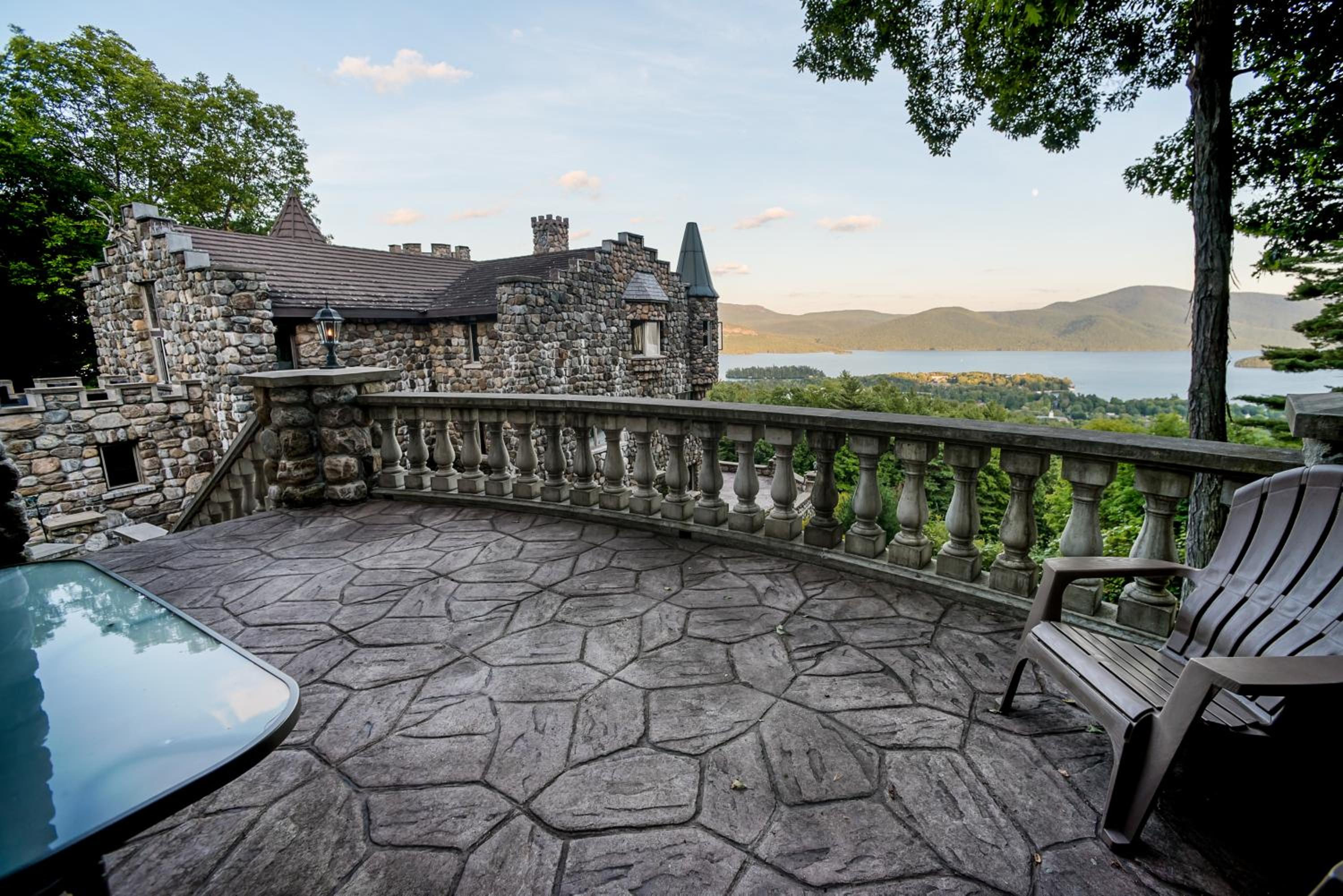 HIGHLANDS CASTLE overlooking Lake George plus 2 other CASTLES & SUITES