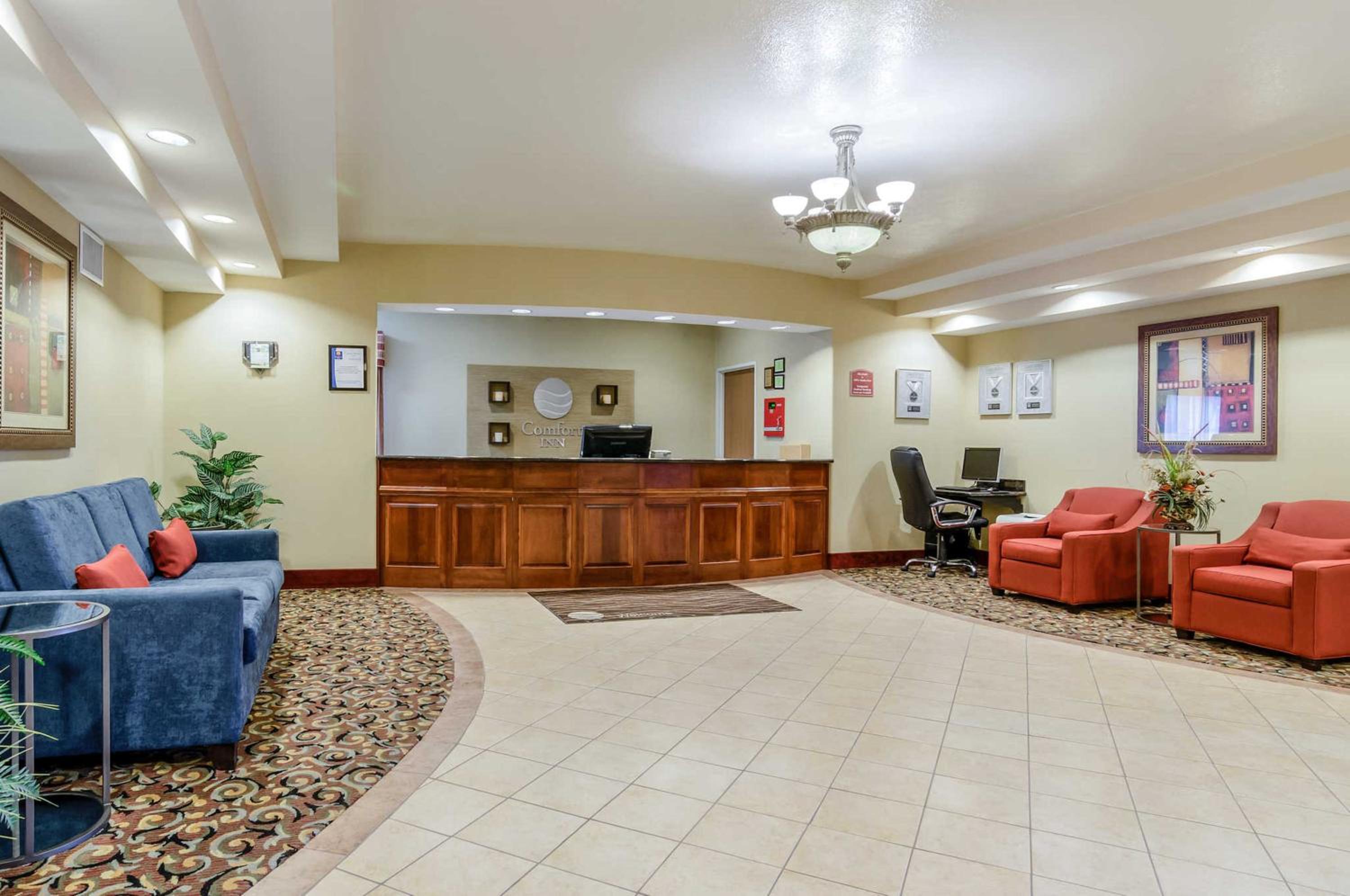Super 8 by Wyndham Great Bend view 3