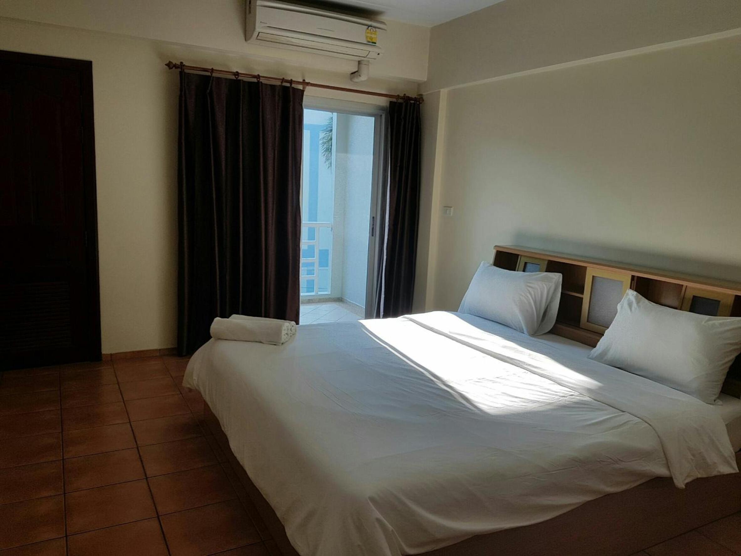 Lomsabai Apartments