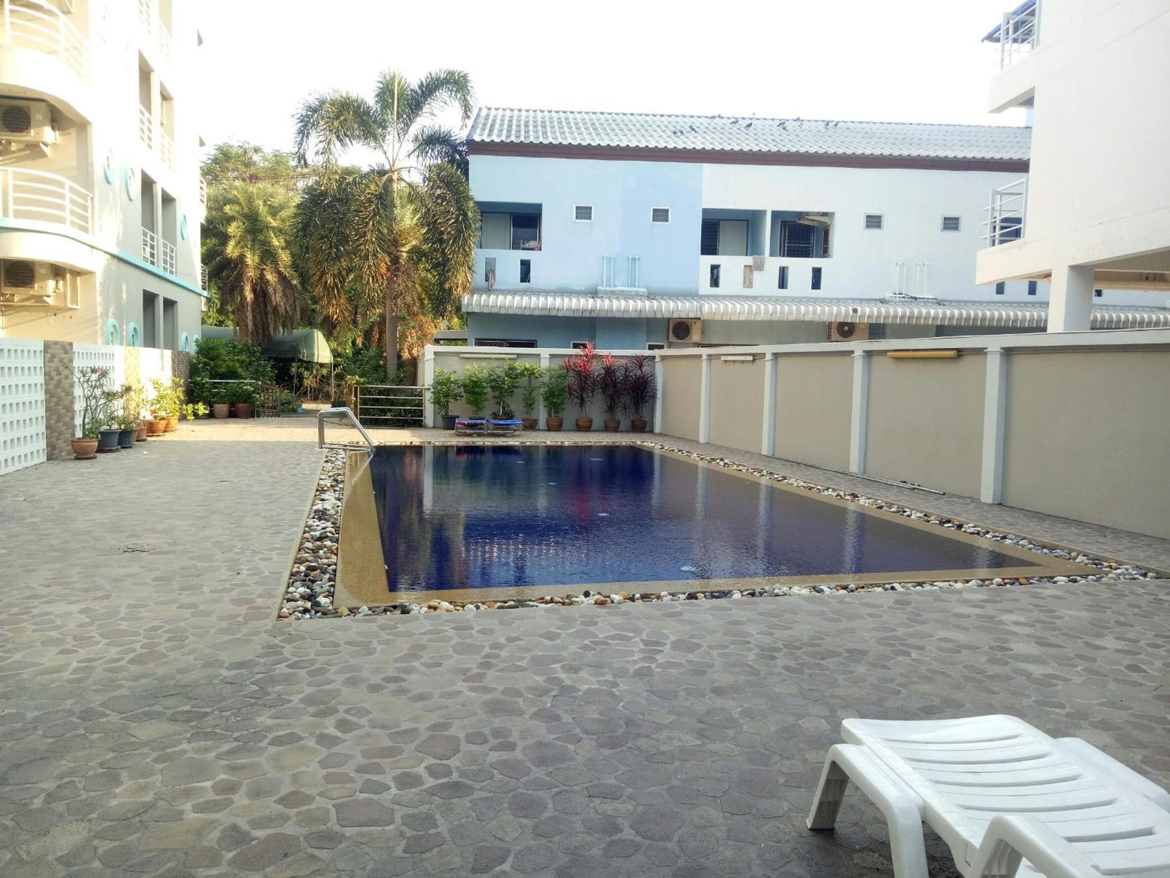 Lomsabai Apartments