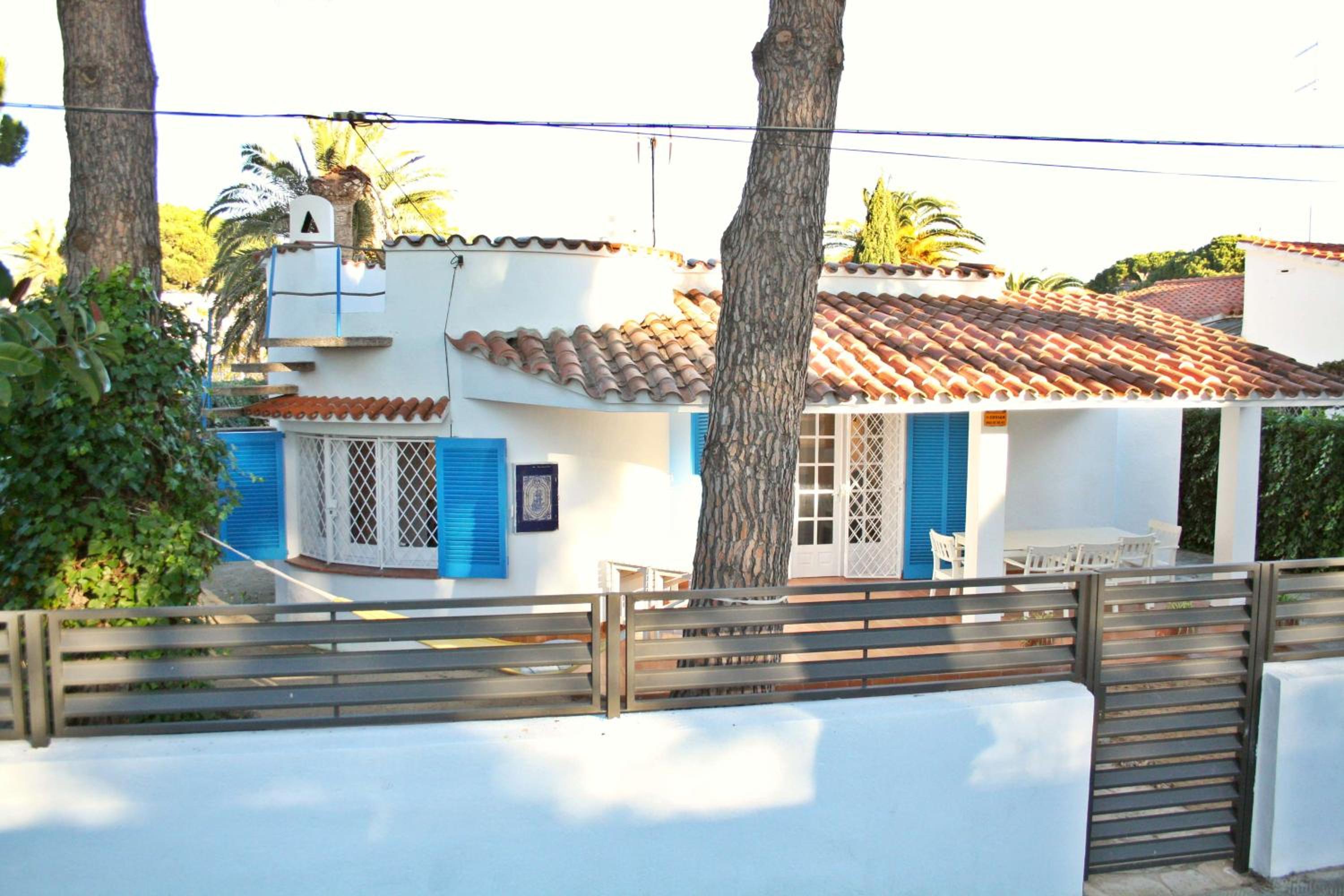 Superb Seafront Villa