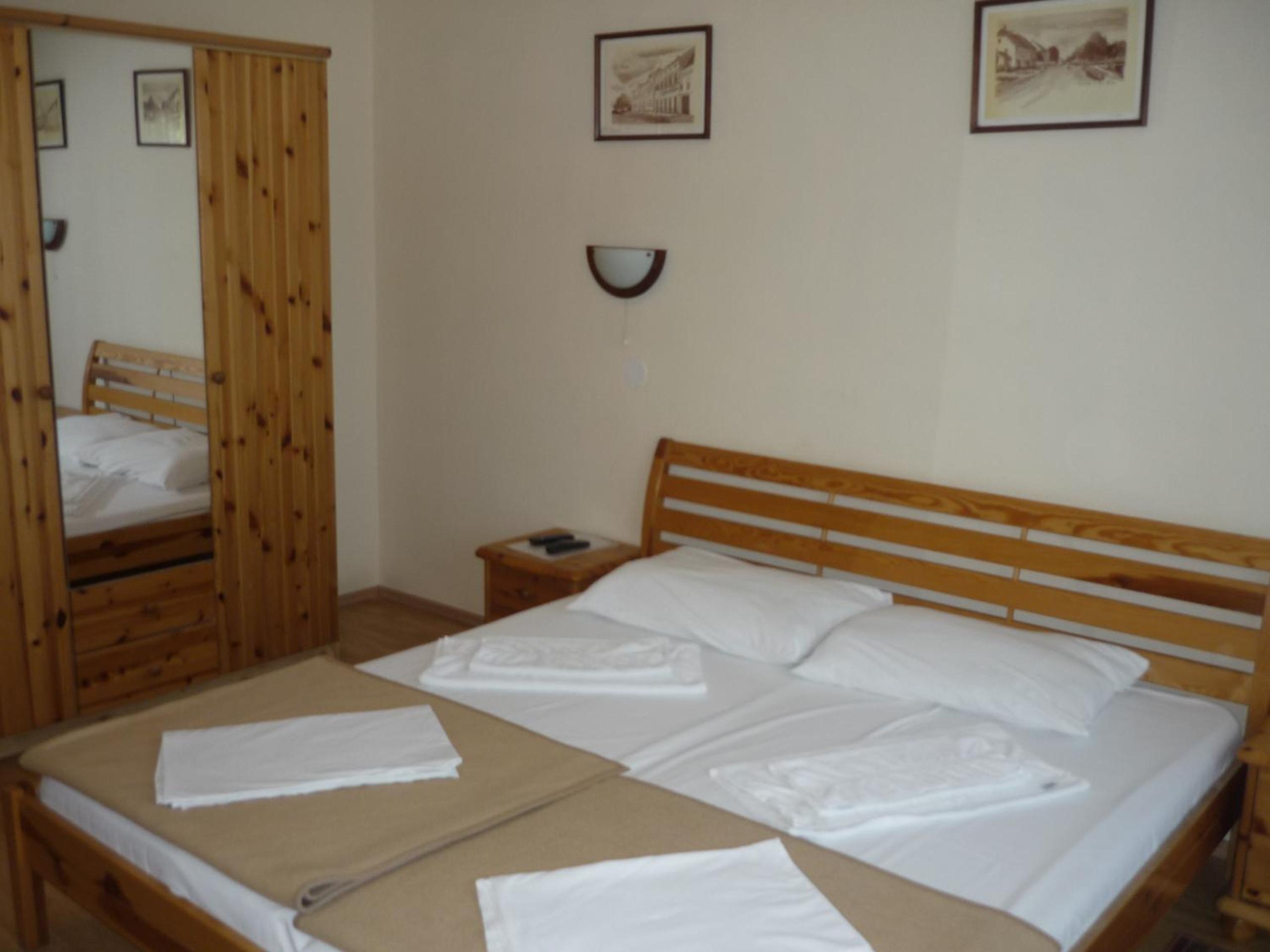 Rooms Bijela Ruža