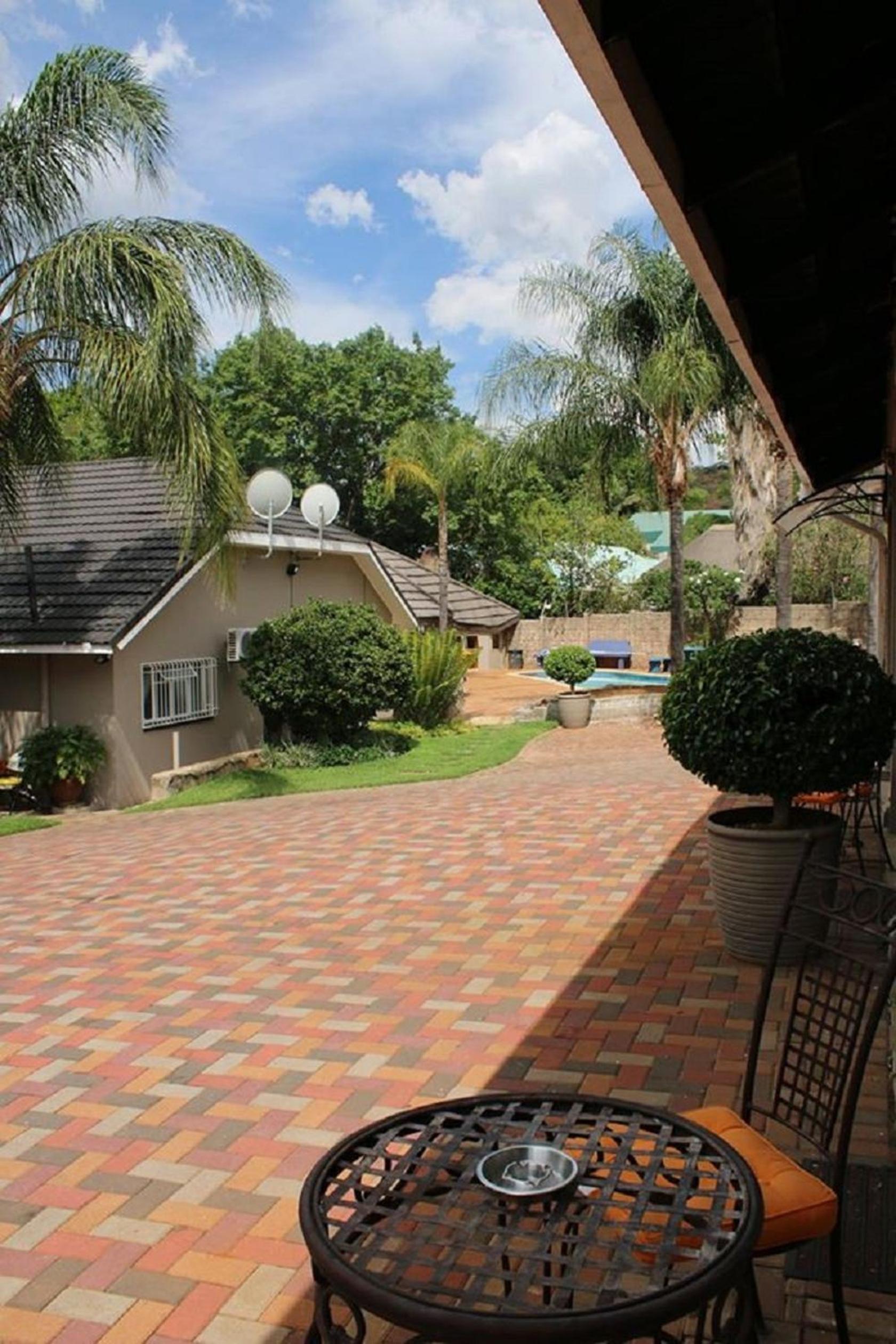 Photo 6