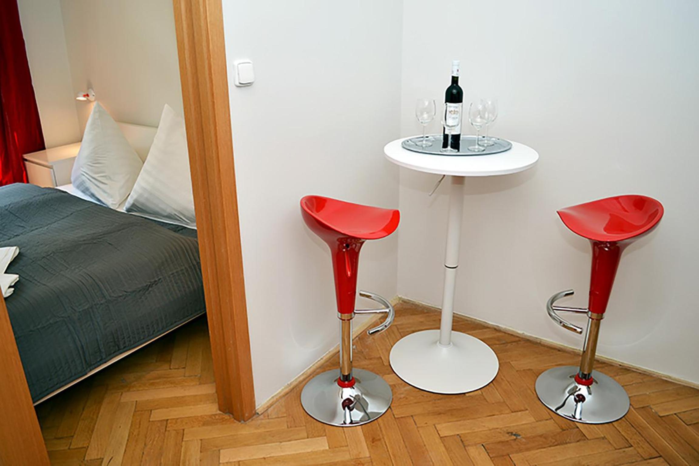 Classic 2BDR suite by Ruterra