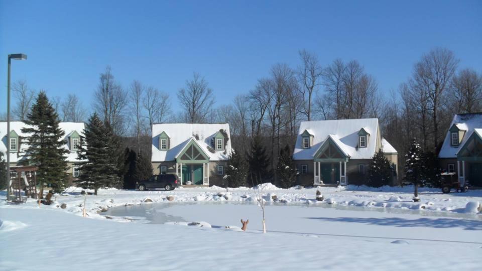 Spruce Hill Inn & Cottages
