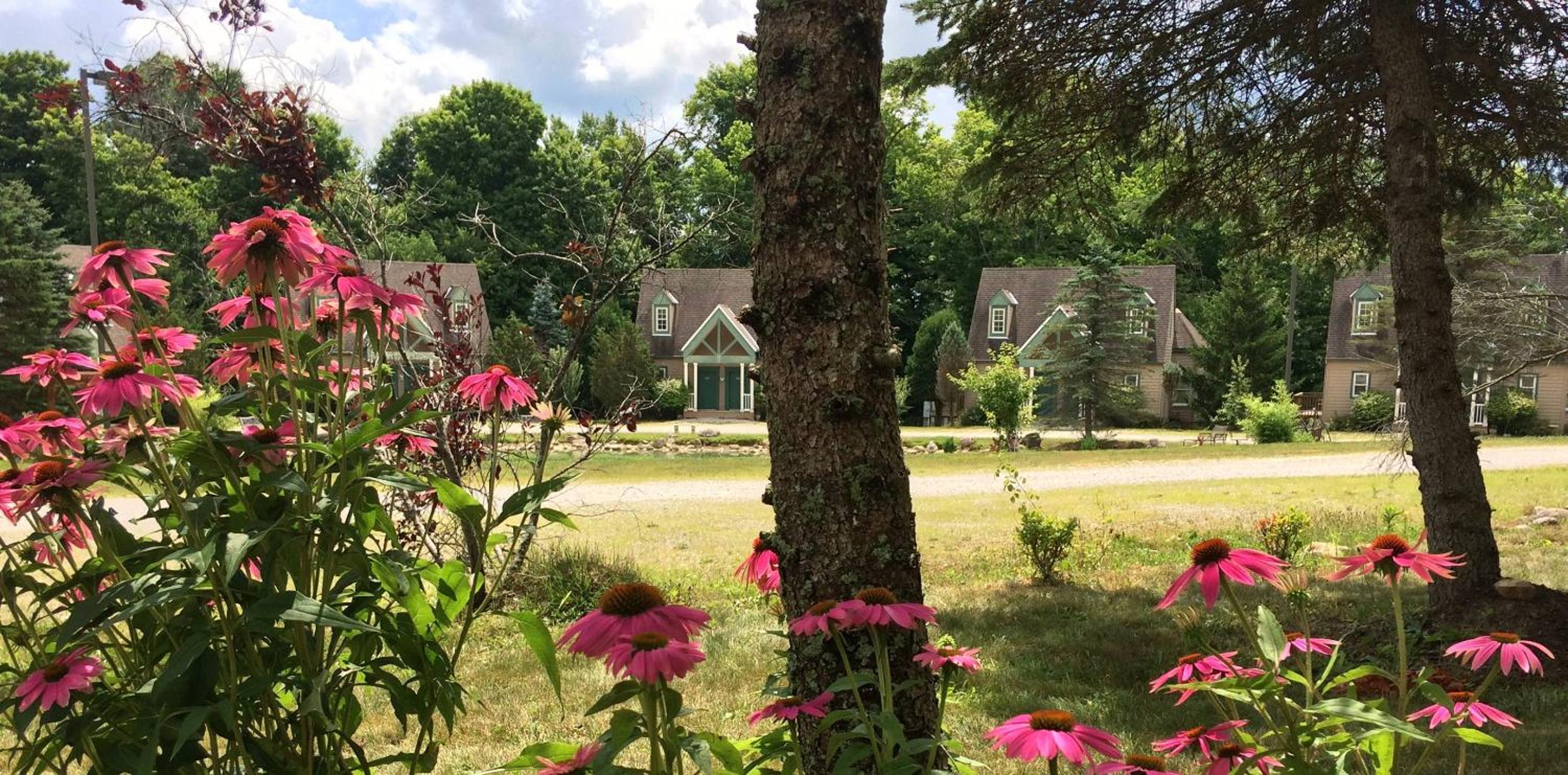 Spruce Hill Inn & Cottages