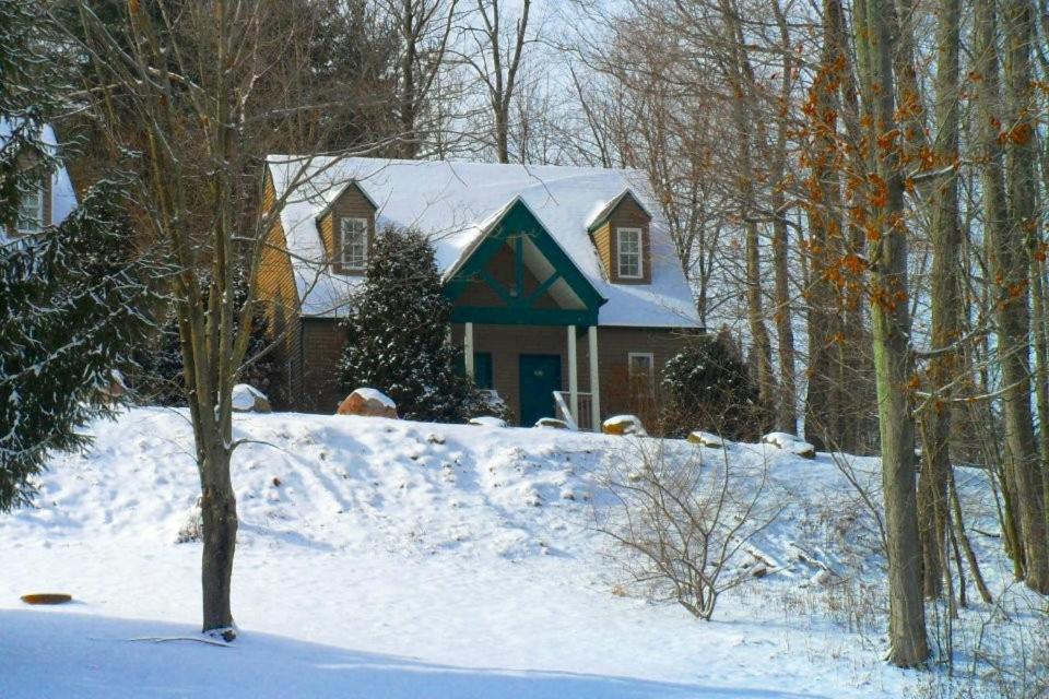 Spruce Hill Inn & Cottages