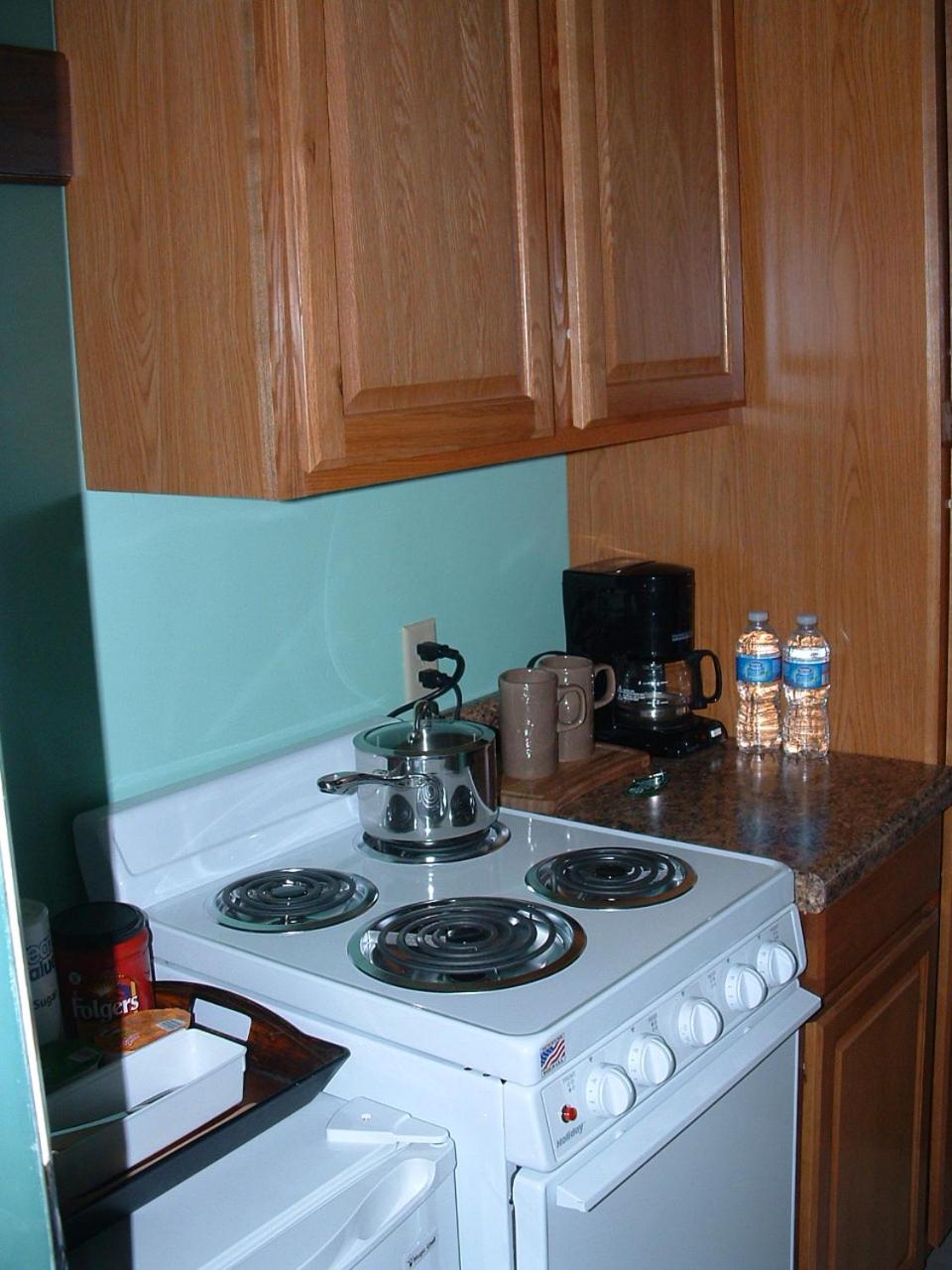 Spruce Hill Inn & Cottages