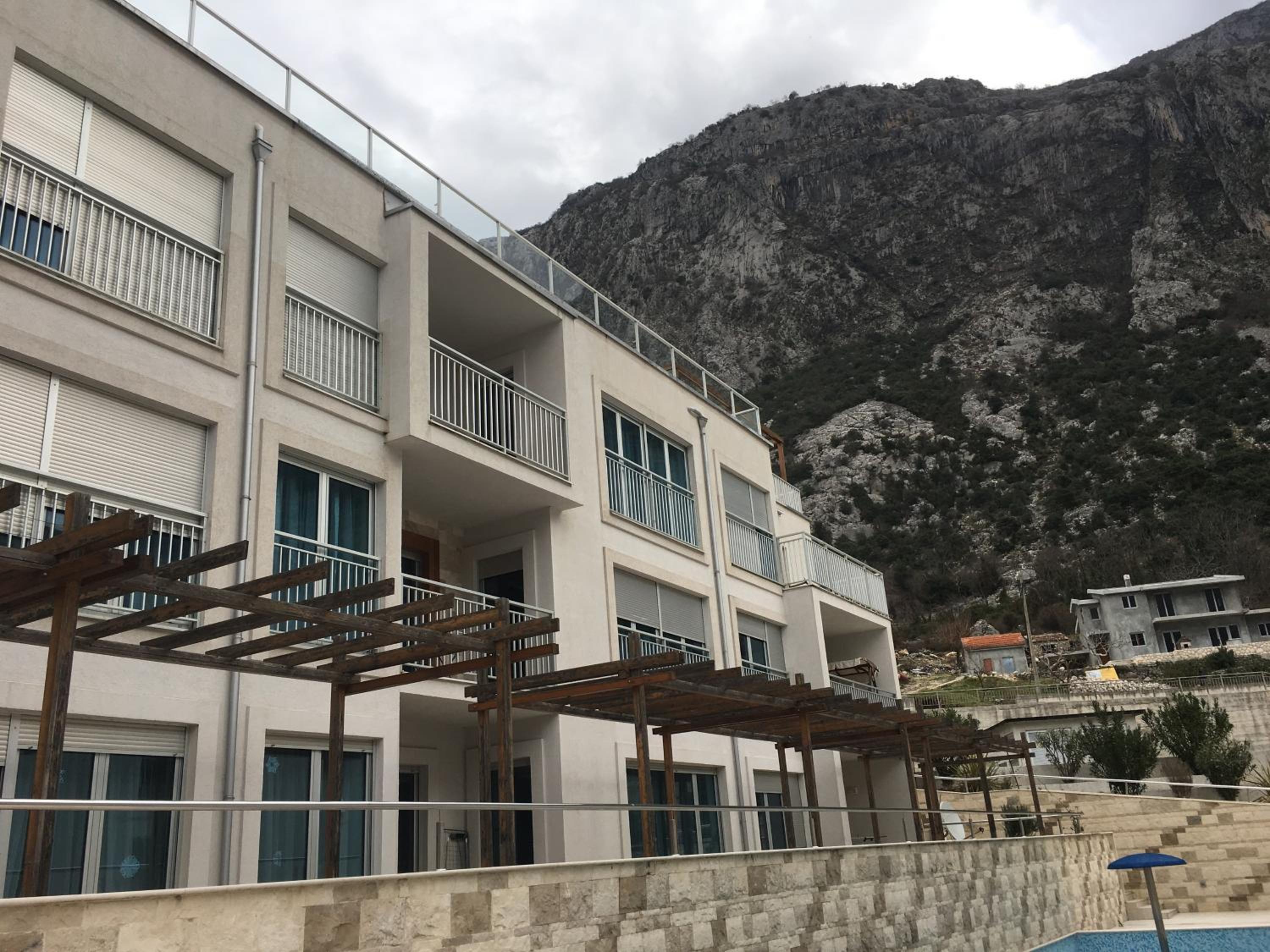 Buena Vista Apartments view 3