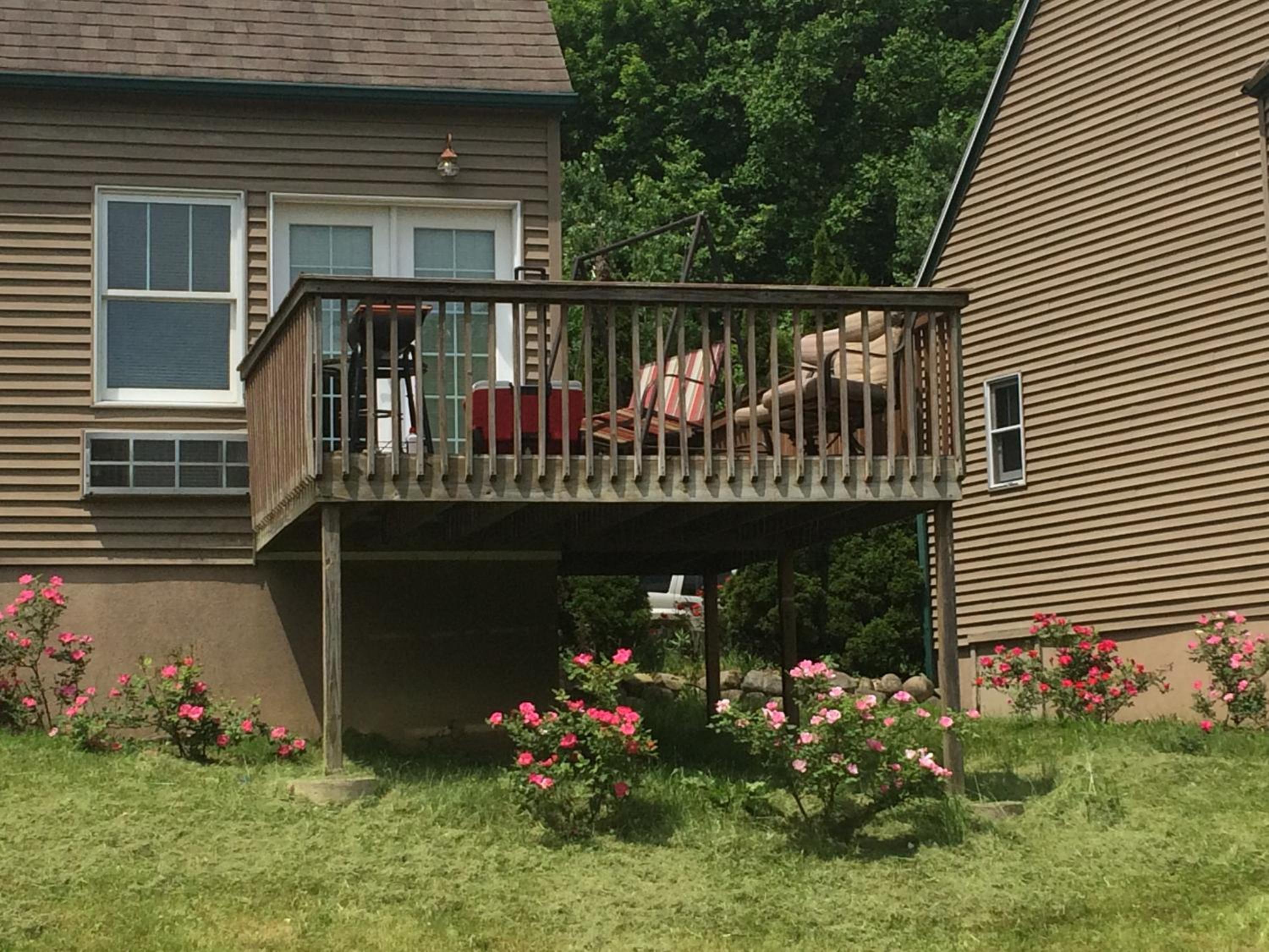 Spruce Hill Inn & Cottages
