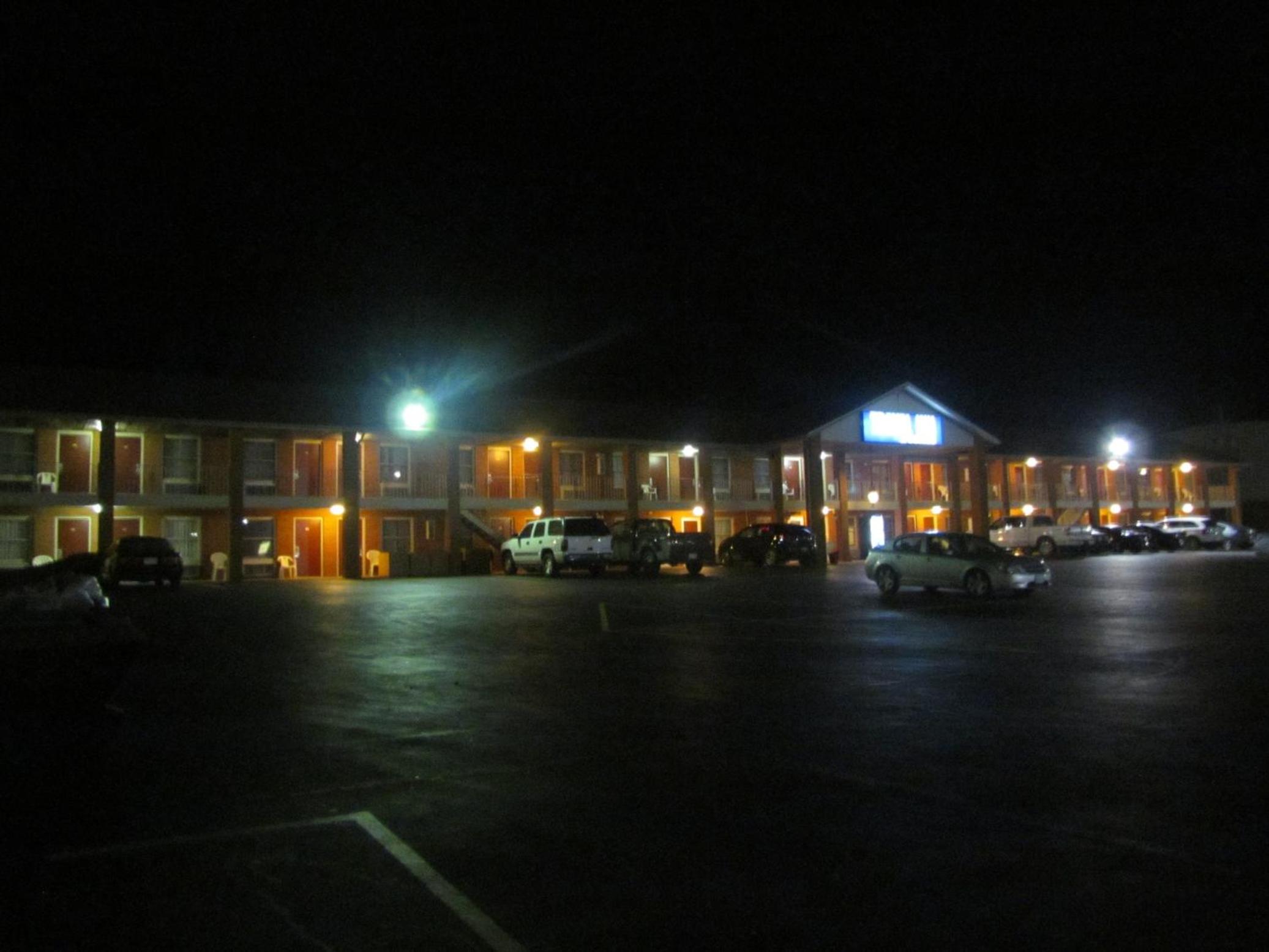 Frankfort Vacations - Travel Inn  Suites - Property Image 10
