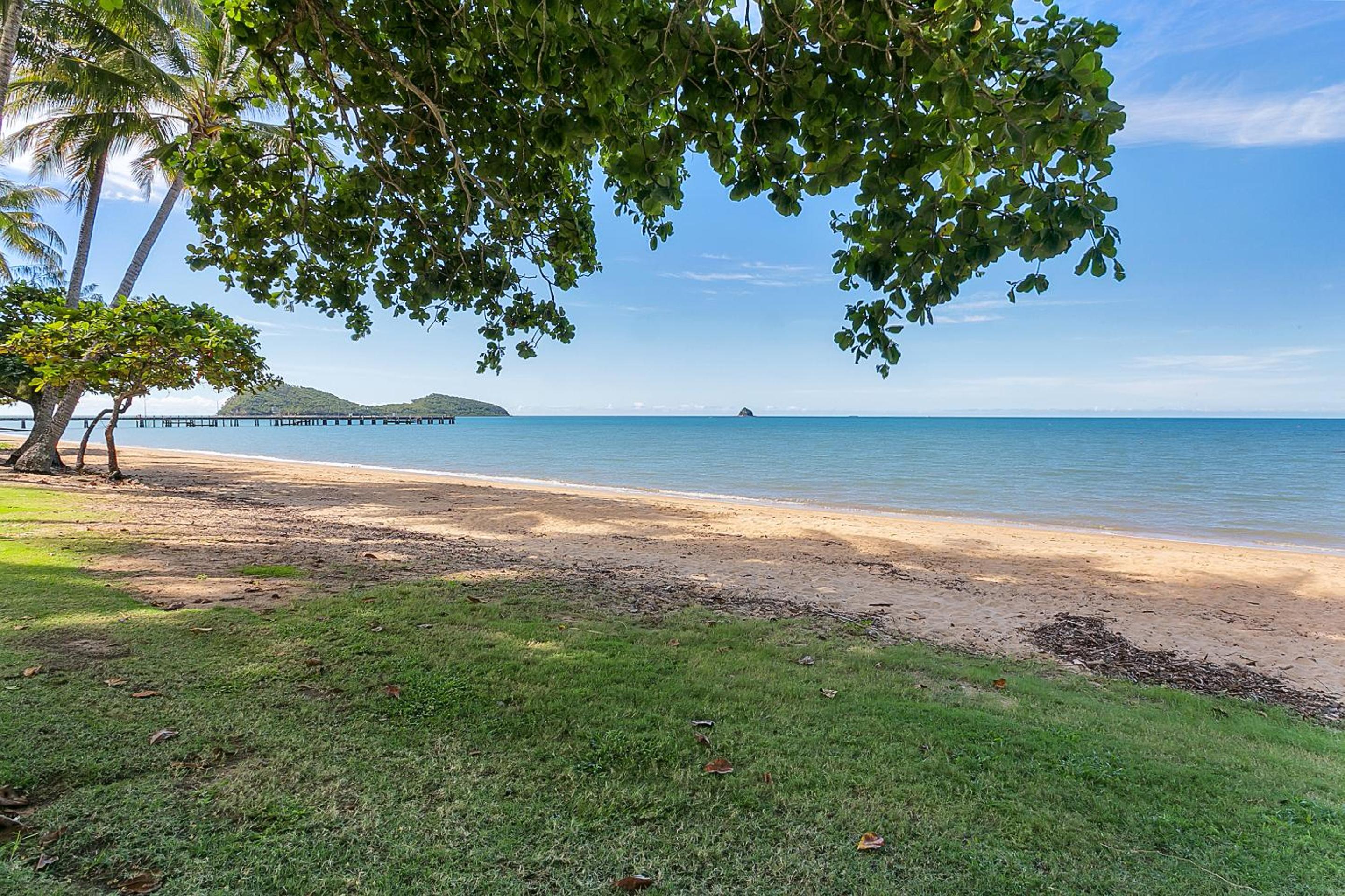 Private Apartments in the Temple Beachfront Resort Palm Cove