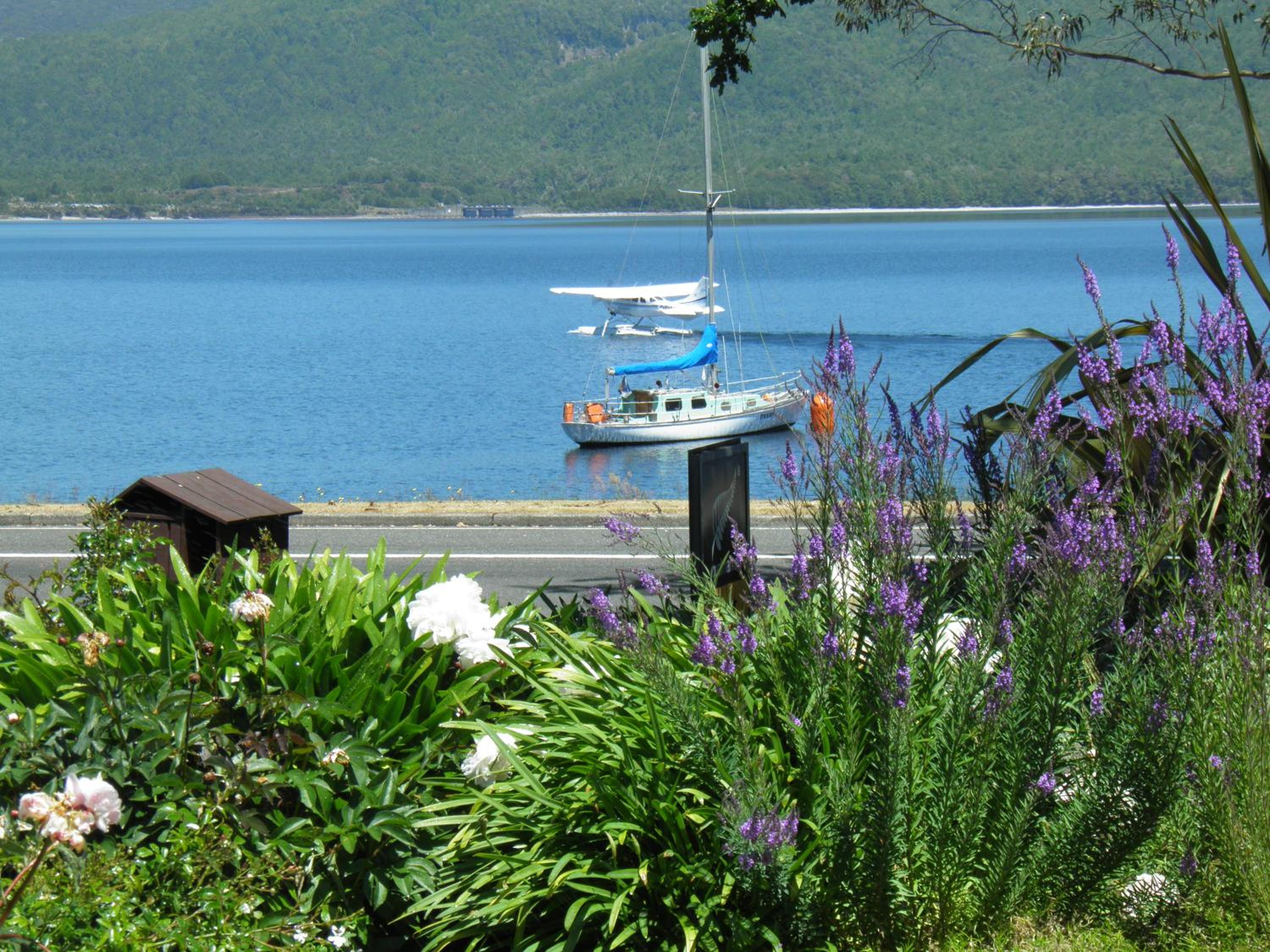 Lakefront Lodge