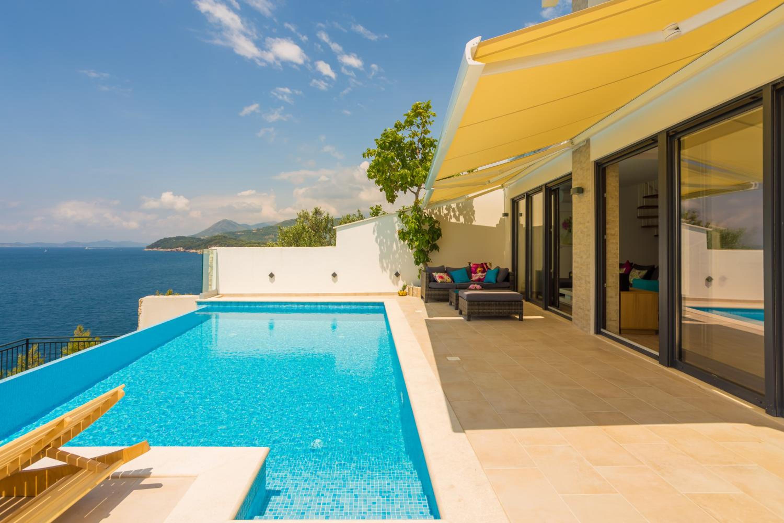 Villa VI