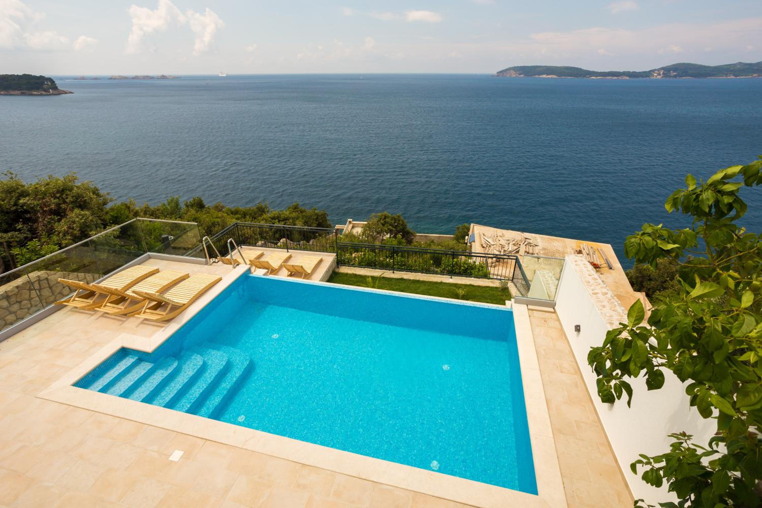 Villa VI