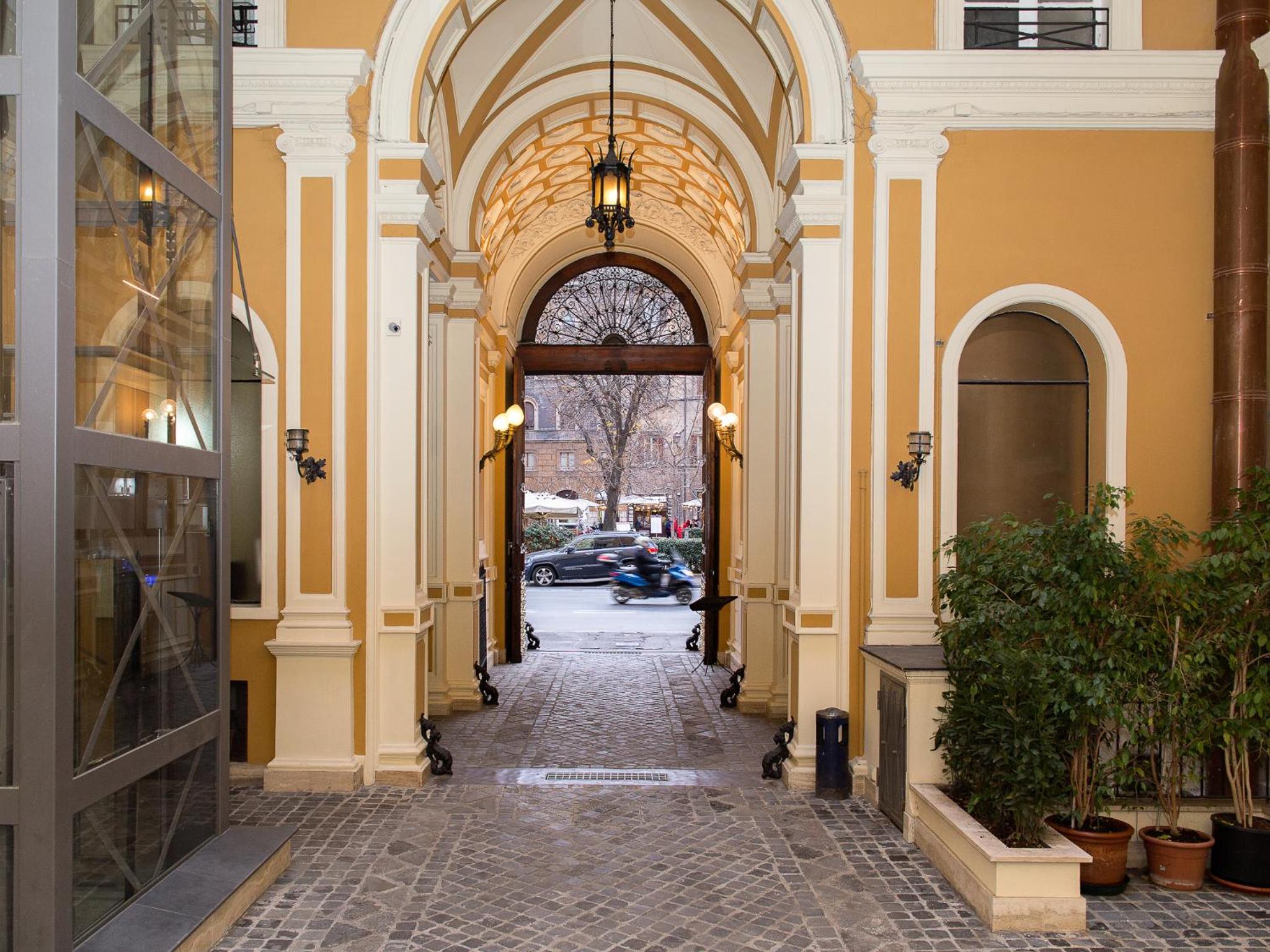 Inn Rome Rooms & Suites