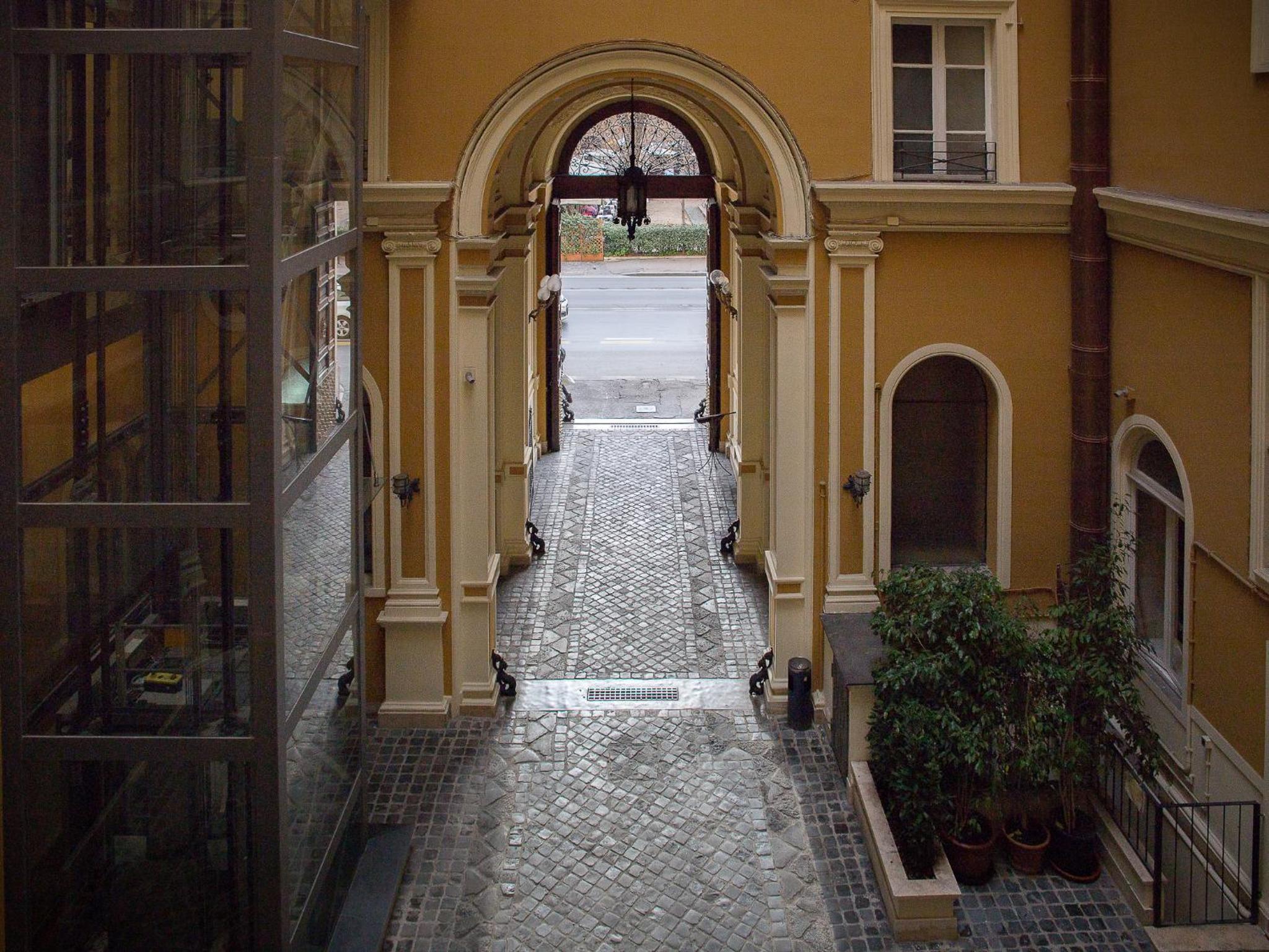 Inn Rome Rooms & Suites